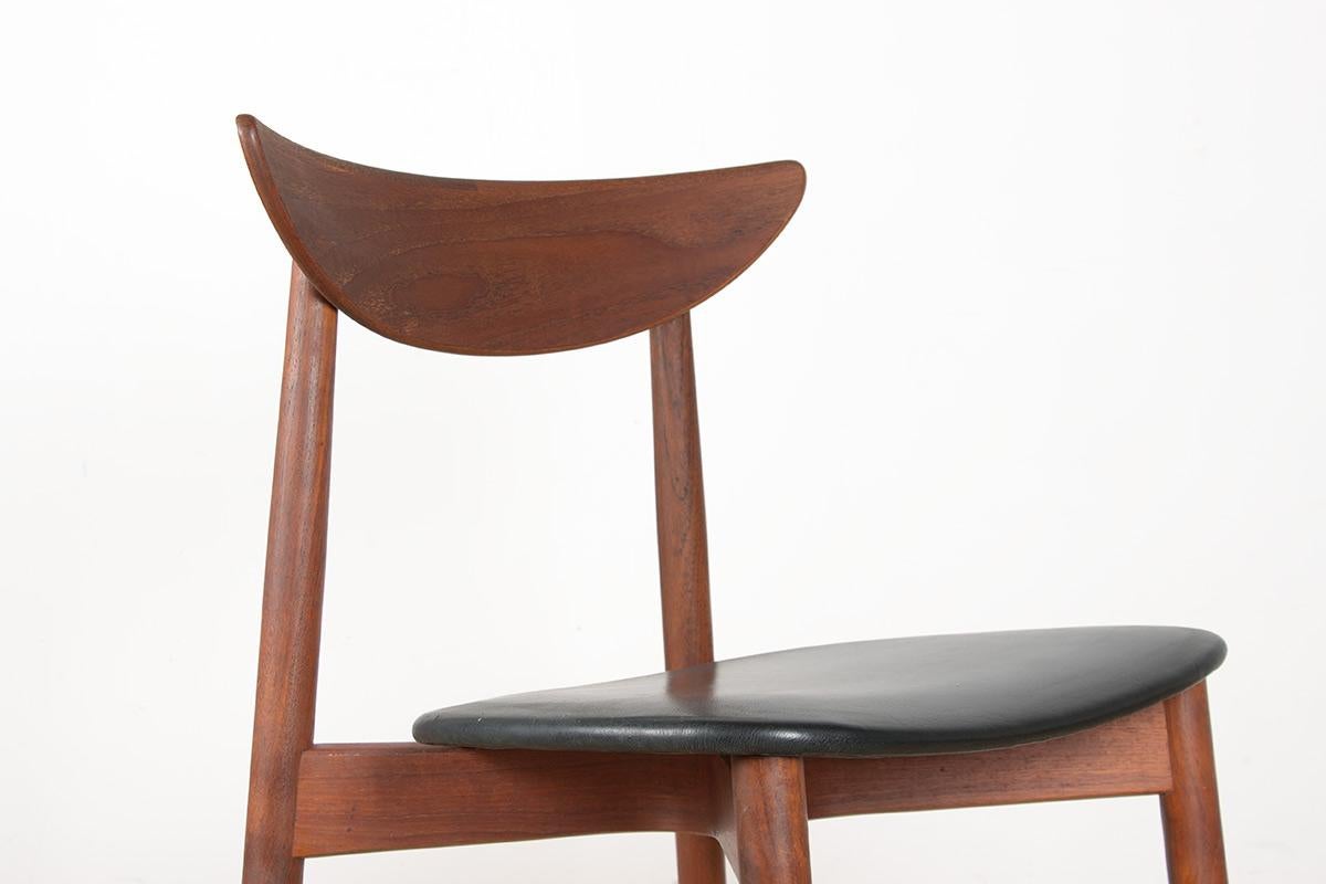 Set di 4 sedie da pranzo danesi in teak e Skai di Peter Hvidt e Orla Molgaard. In condizioni ottime in vendita a JOINVILLE-LE-PONT, FR