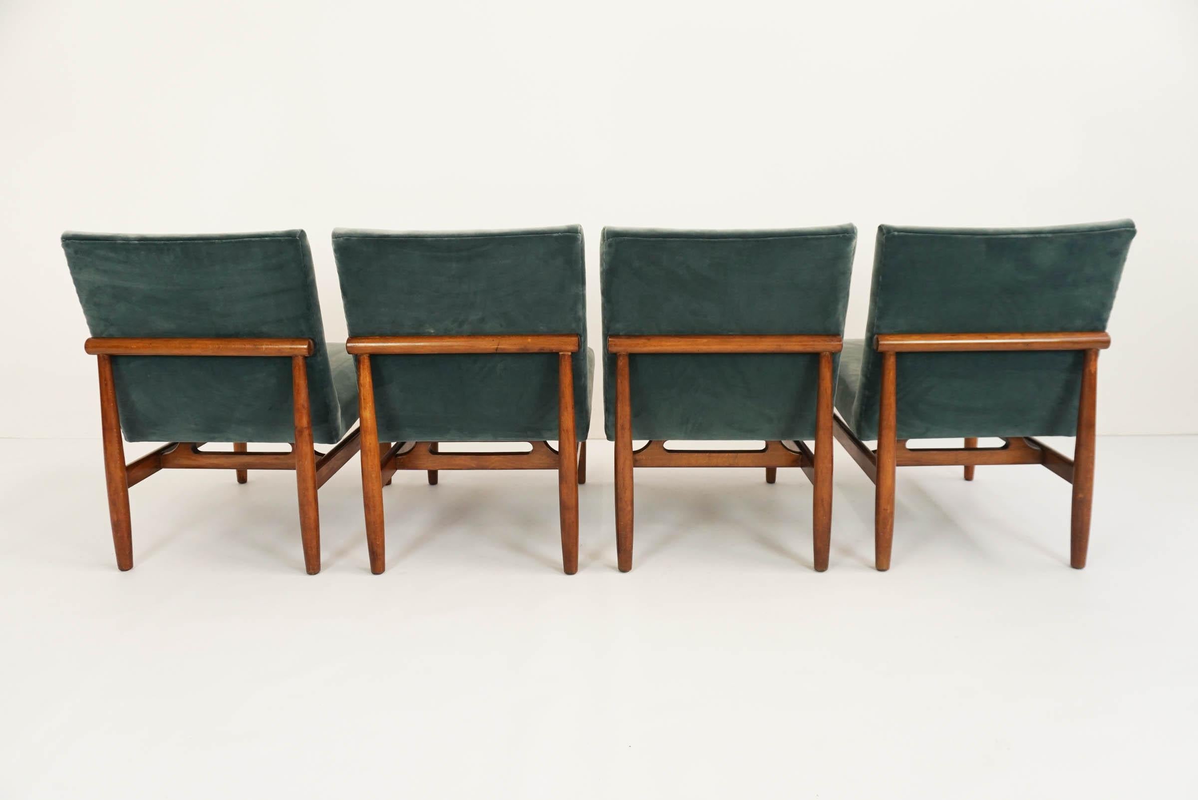 Scandinavian Modern Set of 4 Danish Elegant Lounge Chairs For Sale
