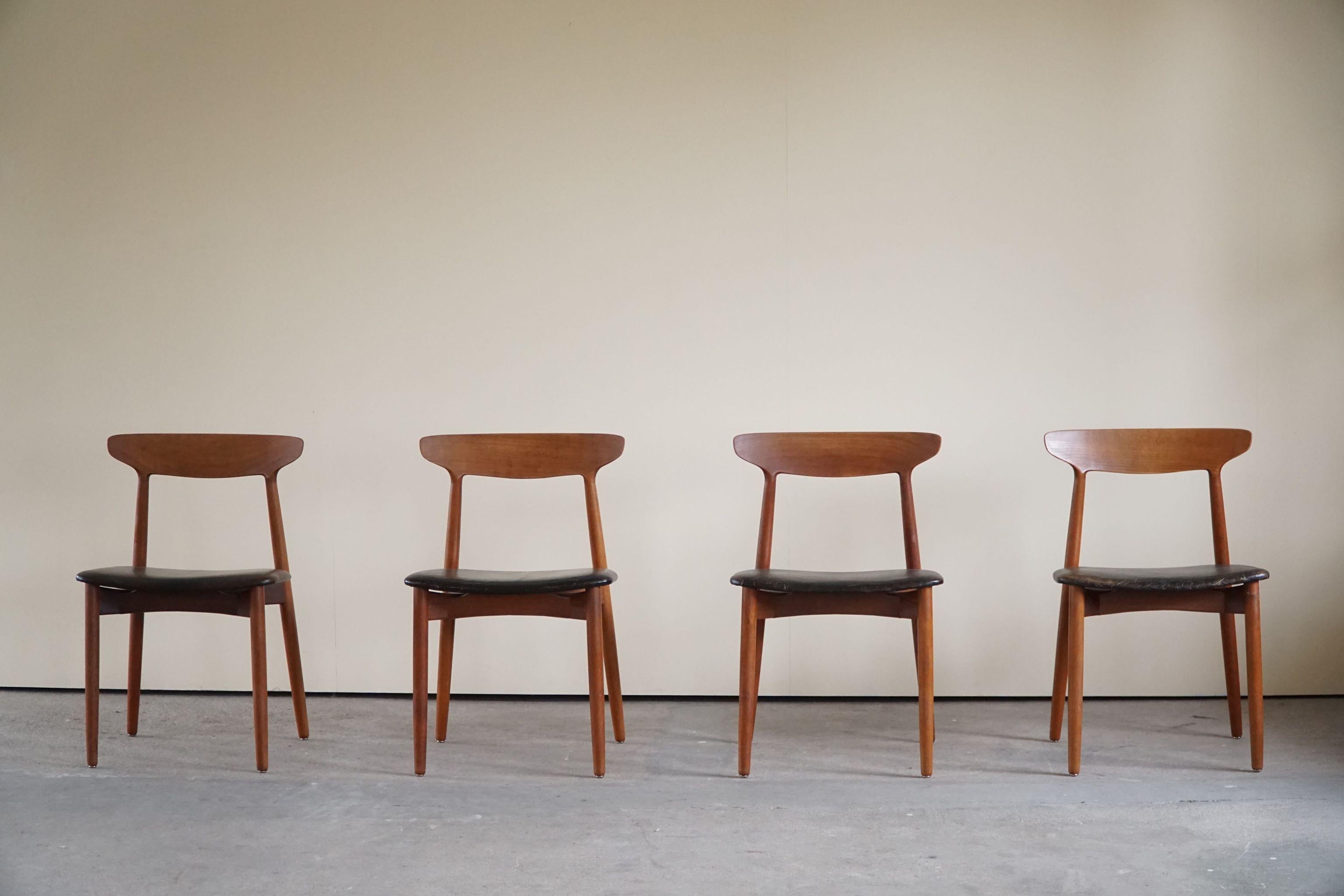 Mid-20th Century Set of 4 Danish Mid Century Dining Chairs by Harry Østergaard in Teak, Model 59