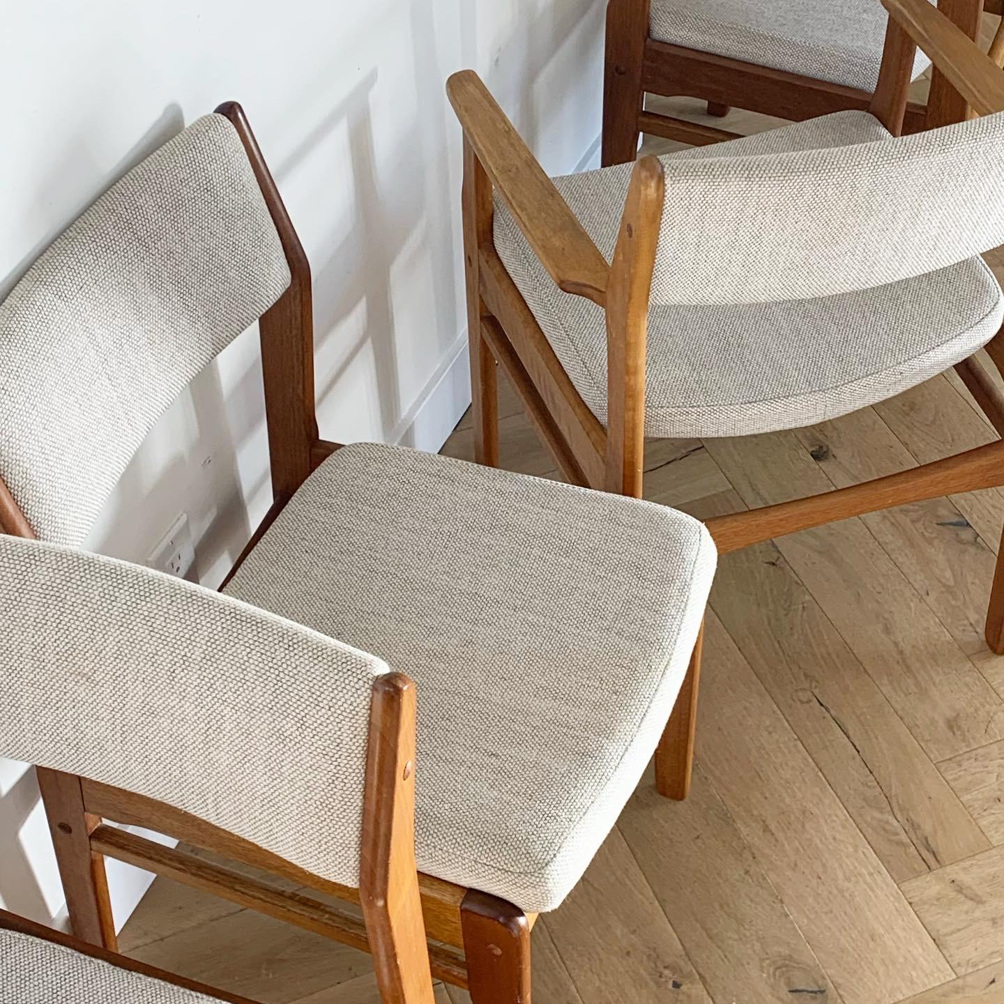 Set of 4 Danish Mid-Century Modern Bouclé and Teak Chairs, 1960s 3