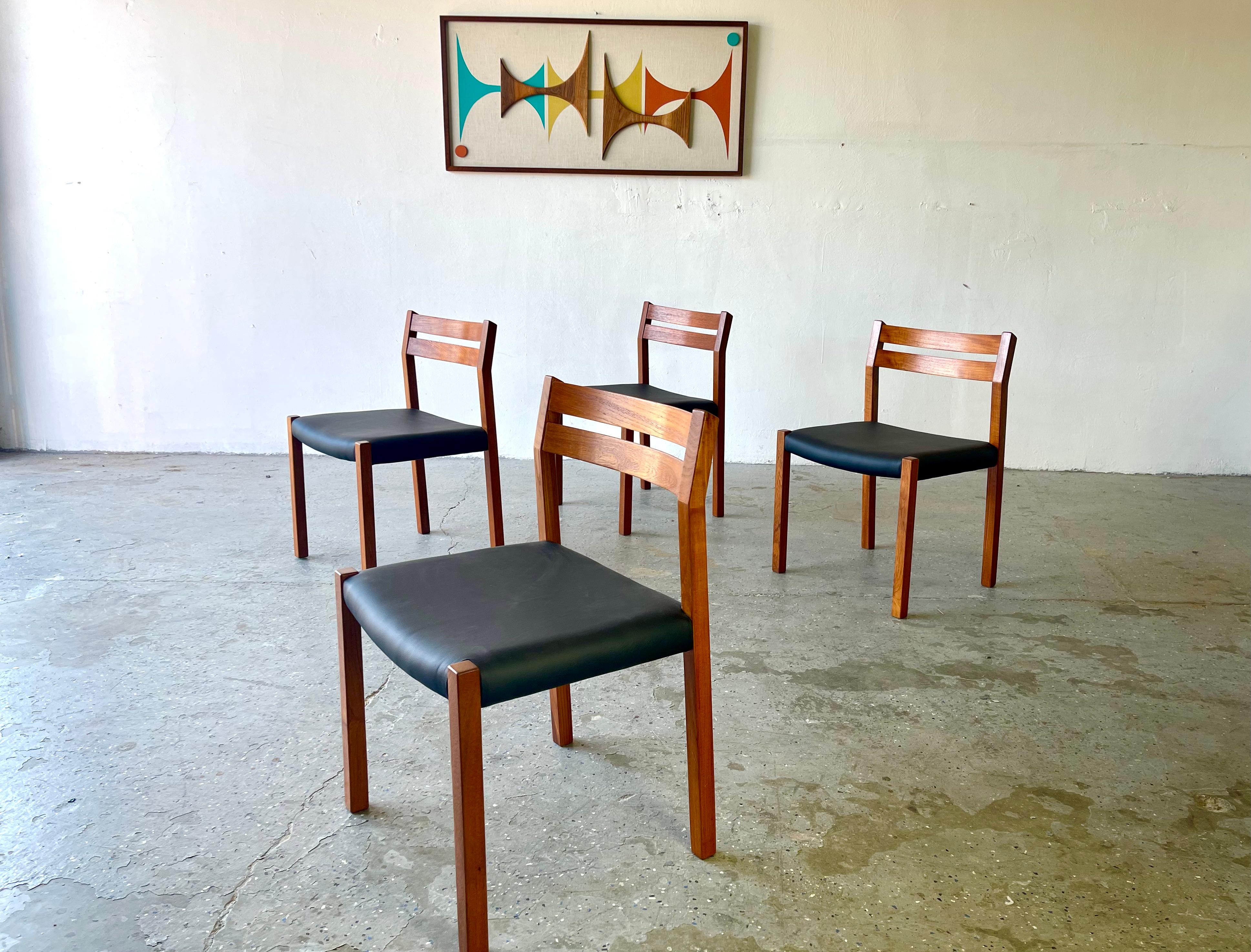 Late 20th Century Set of 4 Danish Mid-Century Modern Dining Chairs J.L Moller Moblefabrik
