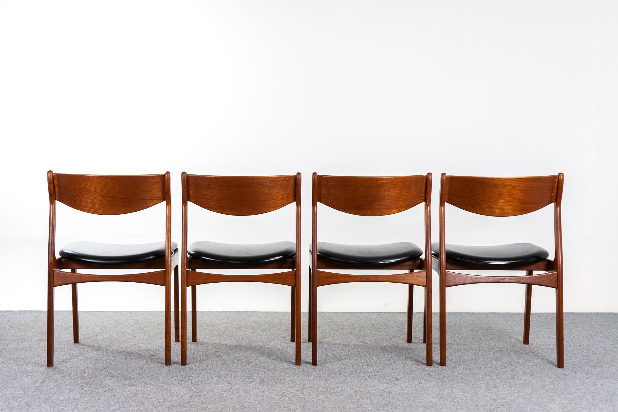 Scandinavian Modern Set of 4 Danish Mid-Century Modern Teak Dining Chairs