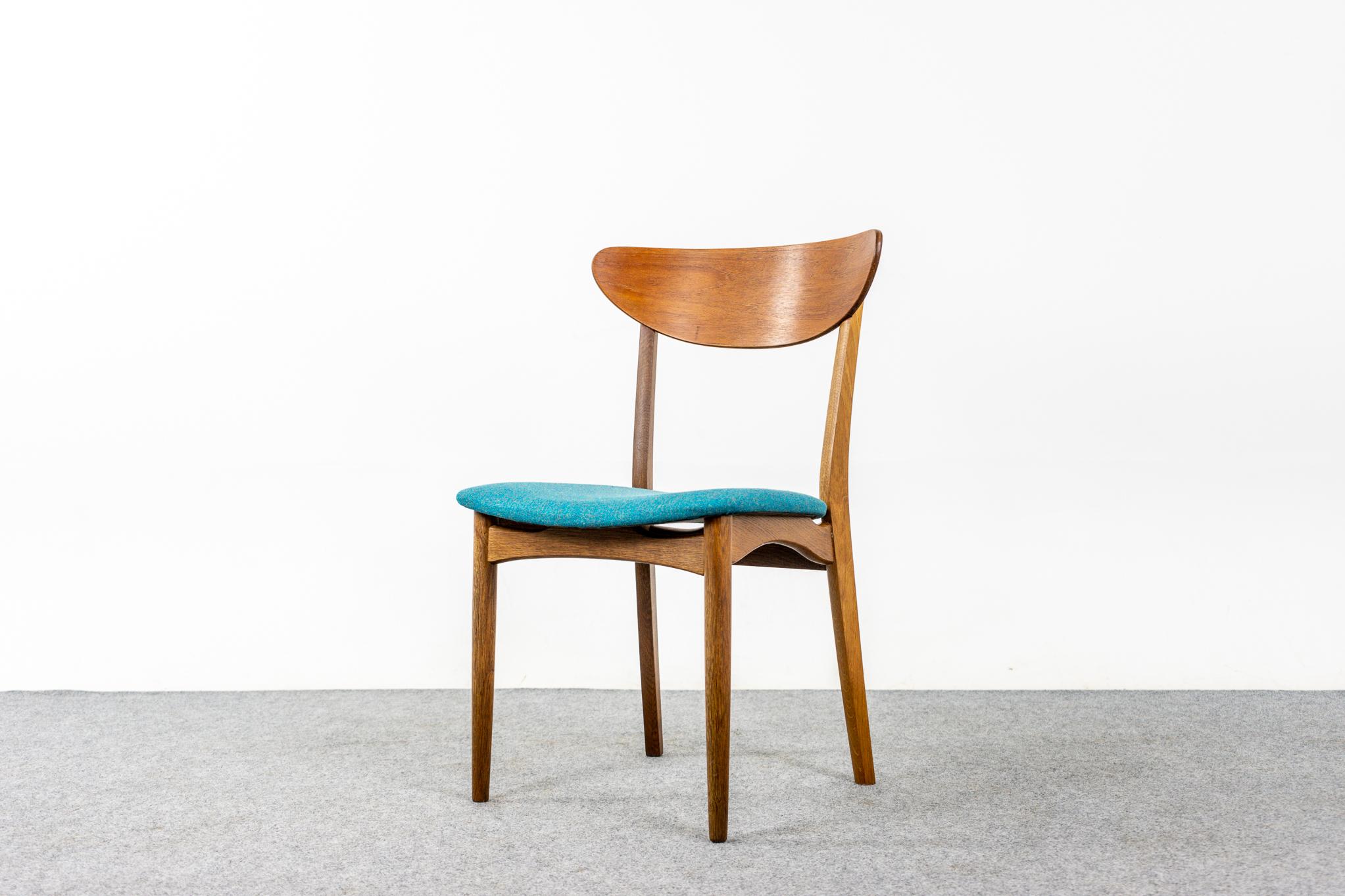 Mid-20th Century Set of 4 Danish Mid-Century Modern Teak & Oak Dining Chairs