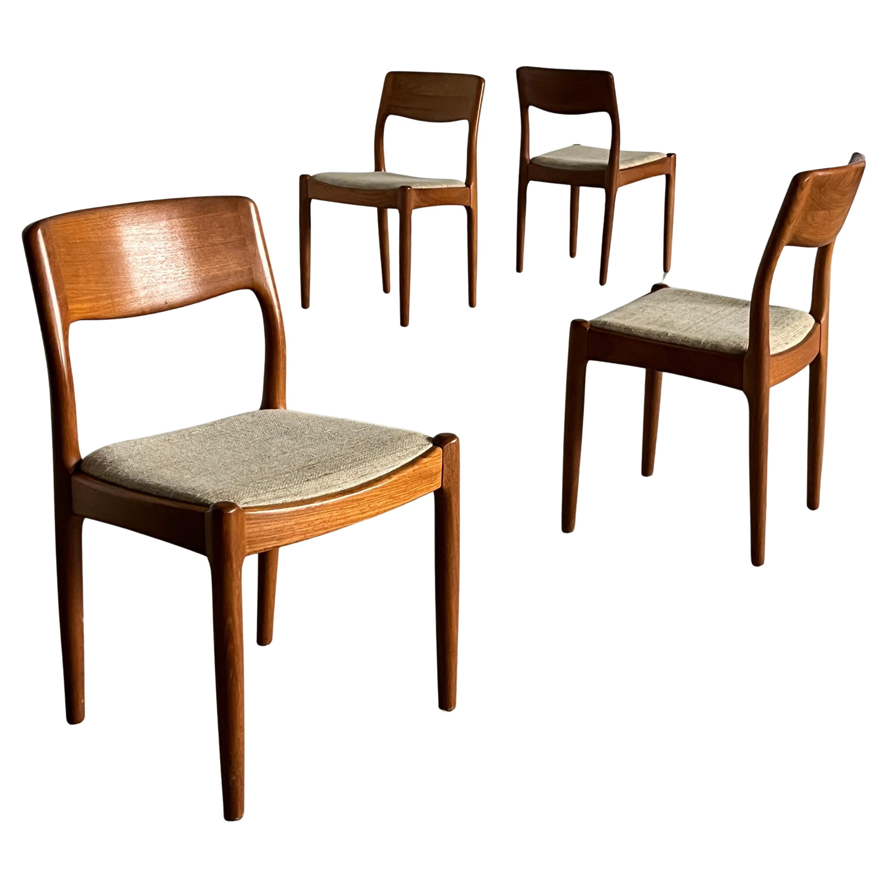 Set of 4 Danish Mid-Century Teak Dining Chairs by Juul Kristensen for JK Denmark im Angebot