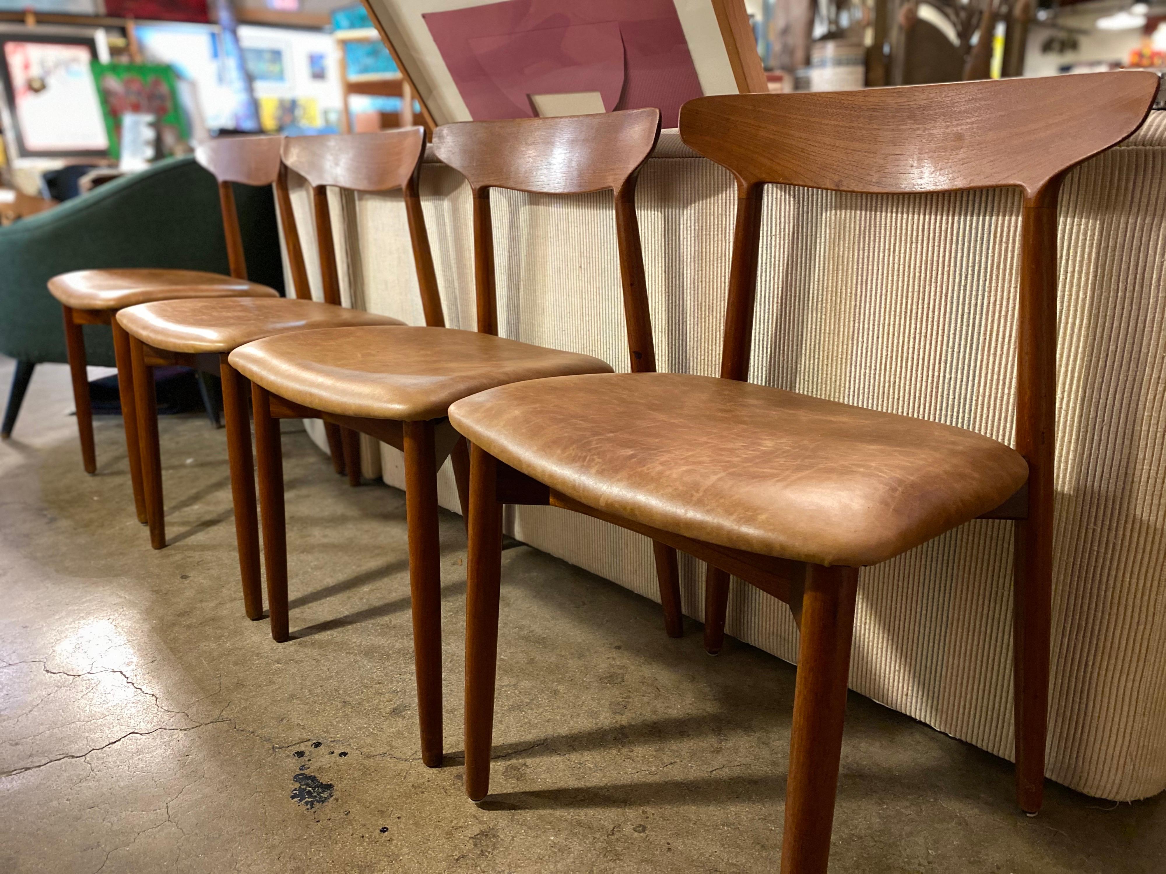 Set of 4 Danish Modern Dining Chairs by Harry Østergaard 3
