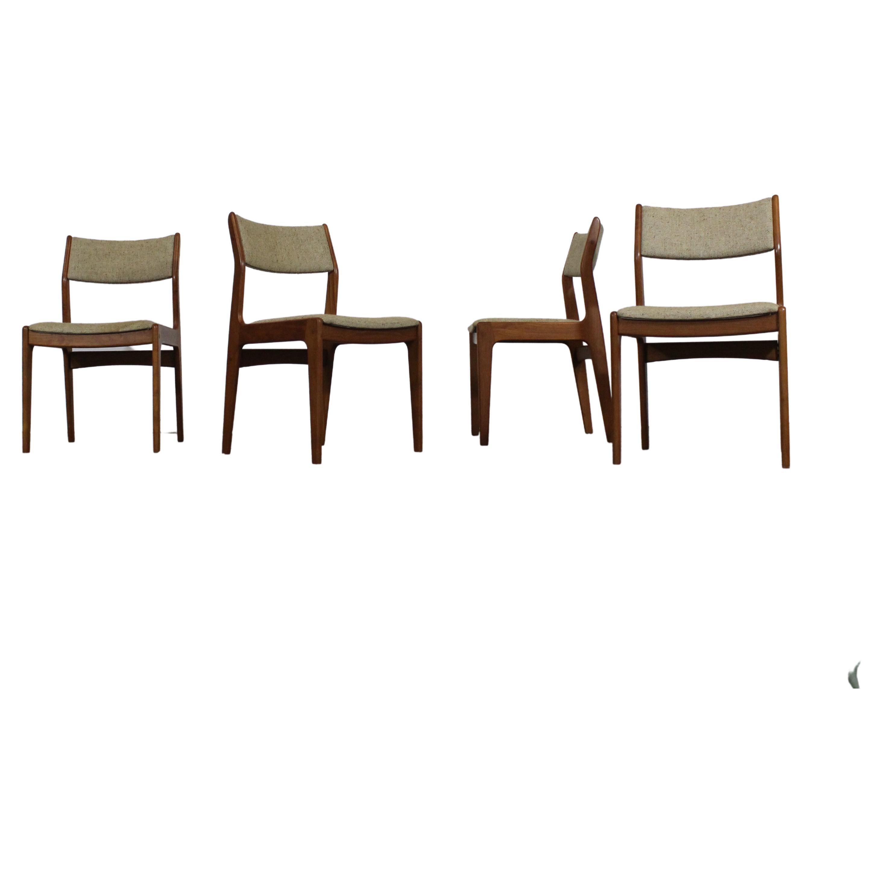 Set of 4 Danish Modern Teak Side Dining Chairs by D-Scan