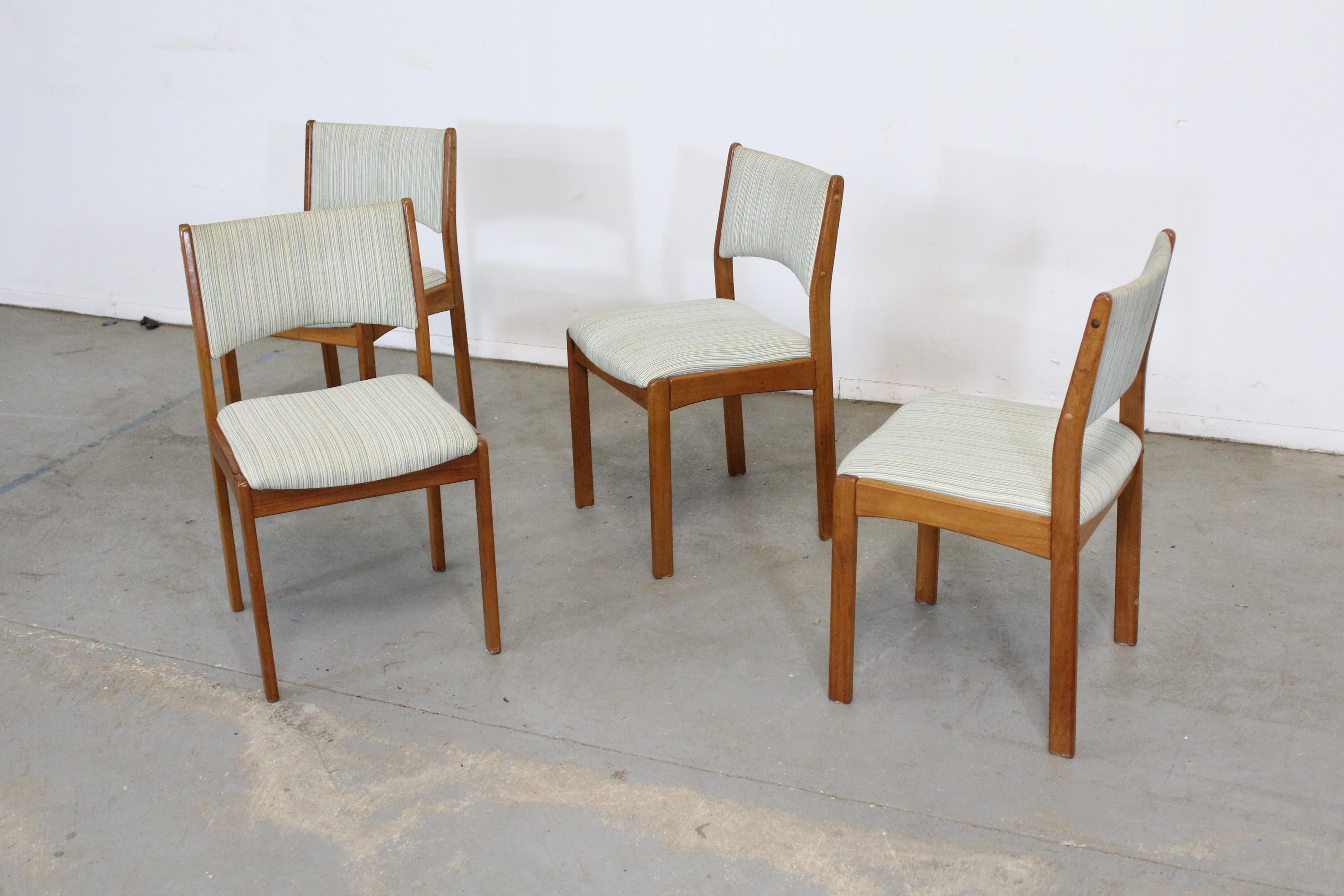 Scandinavian Modern Set of 4 Danish Modern Teak Side Dining Chairs