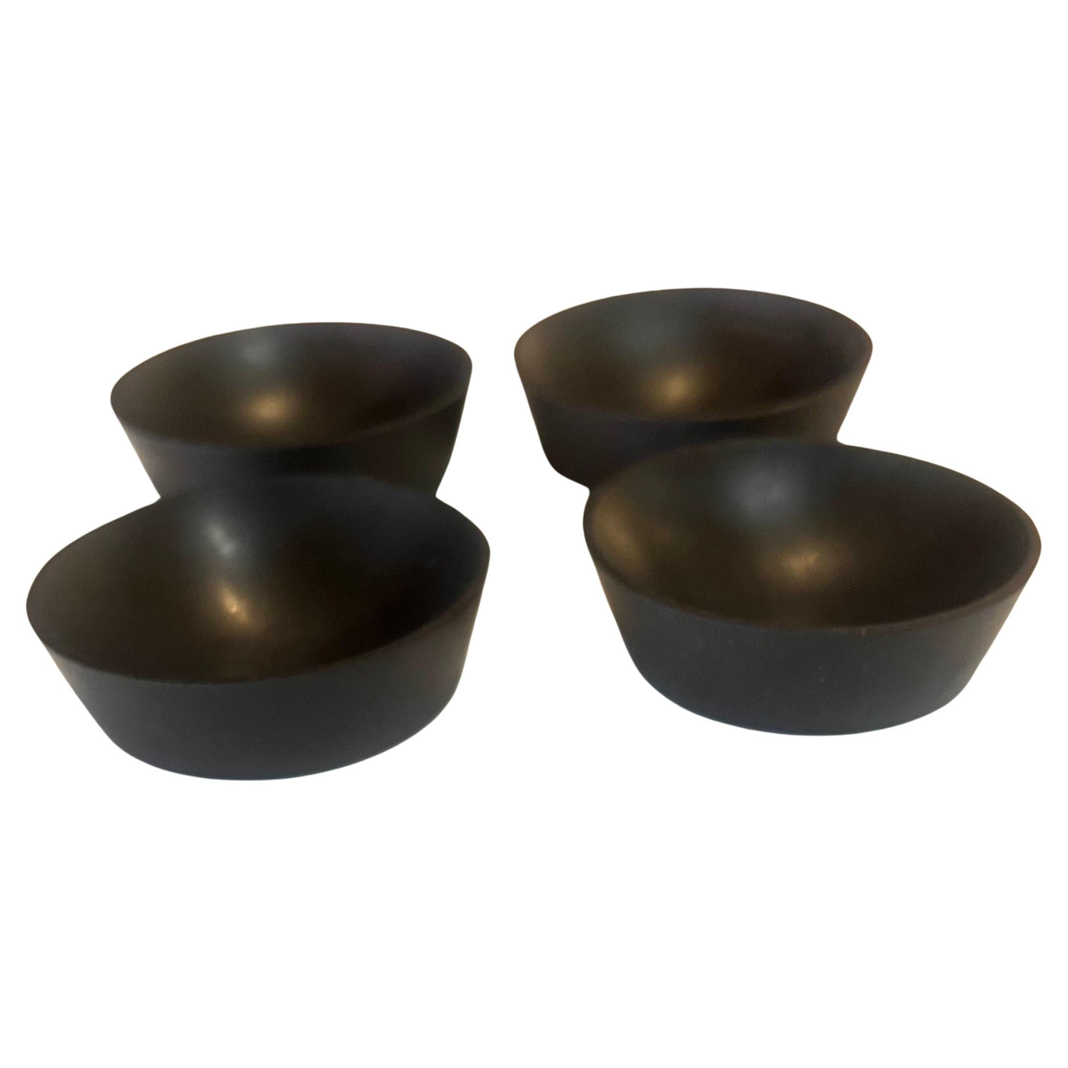 Satz von 4 dänischen ModernSolid Rosewood Salz , Gewürze oder Soße servieren Petite Schalen (Dänisch) im Angebot