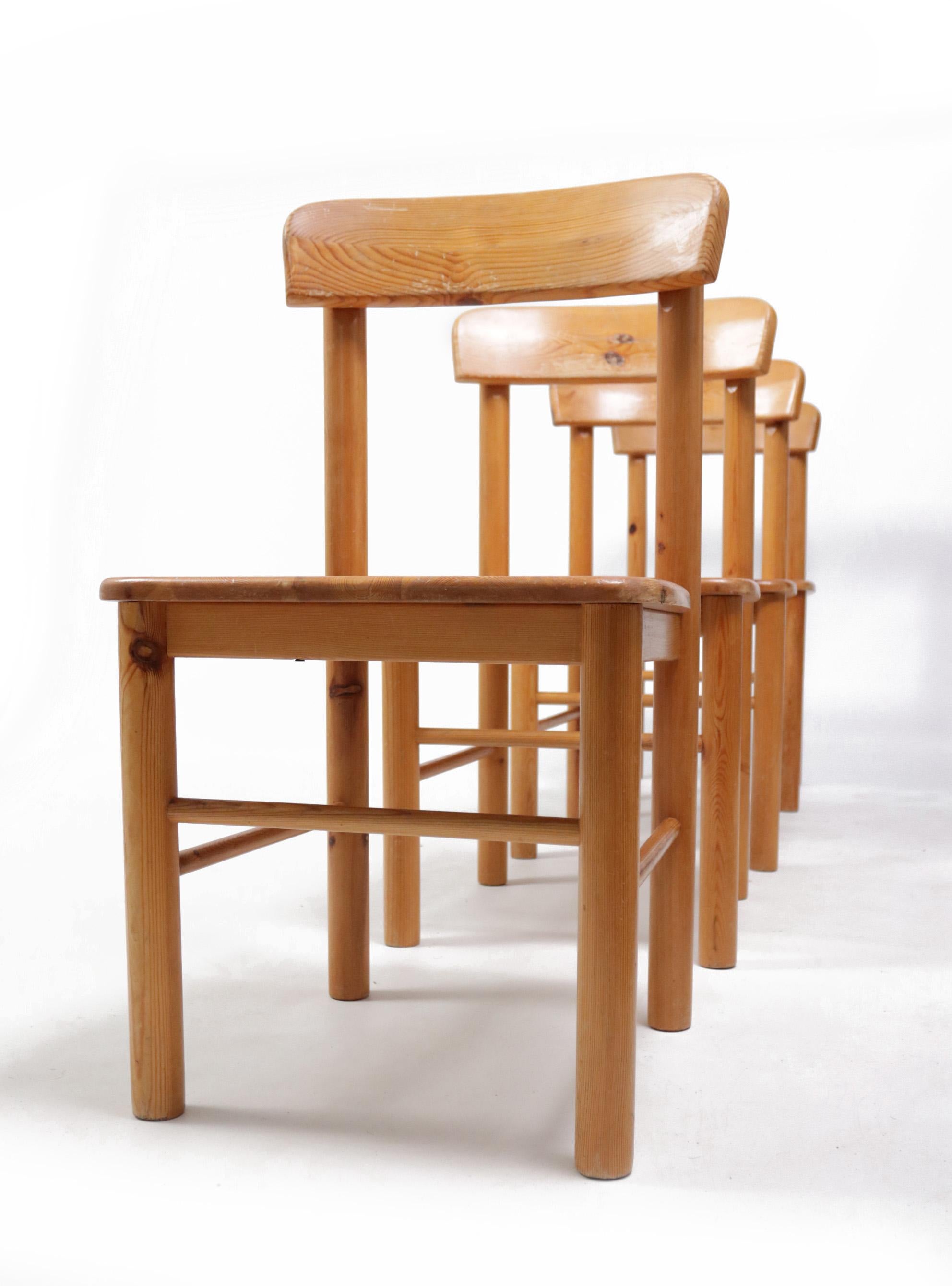 Set of 4 Danish Rainer Daumiller Style Pine Chairs C 1975 In Good Condition For Sale In Boven Leeuwen, NL