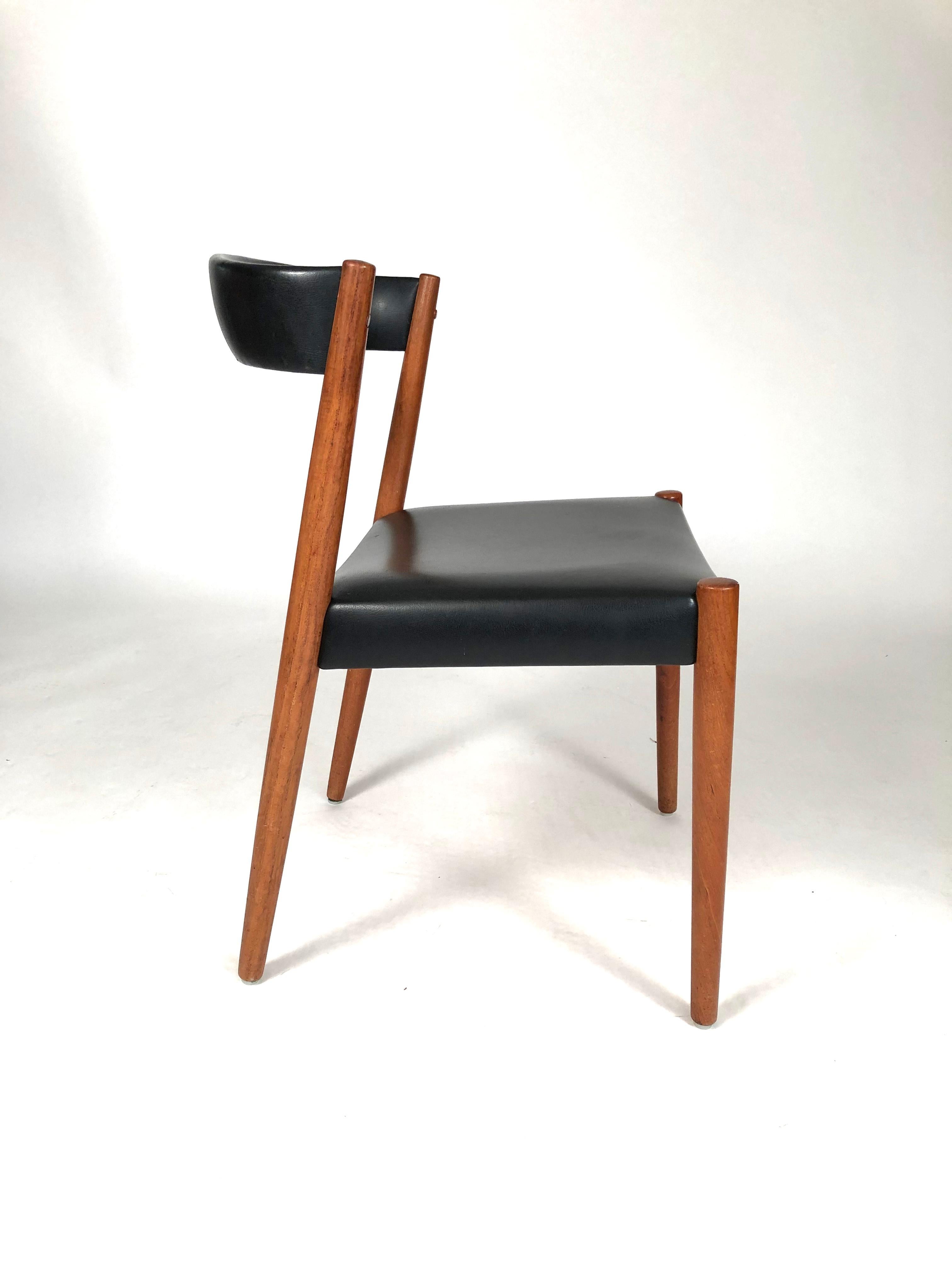 Set of 4 Danish Teak and Leather Mid-Century Modern Dining Chairs In Good Condition In Essex, MA