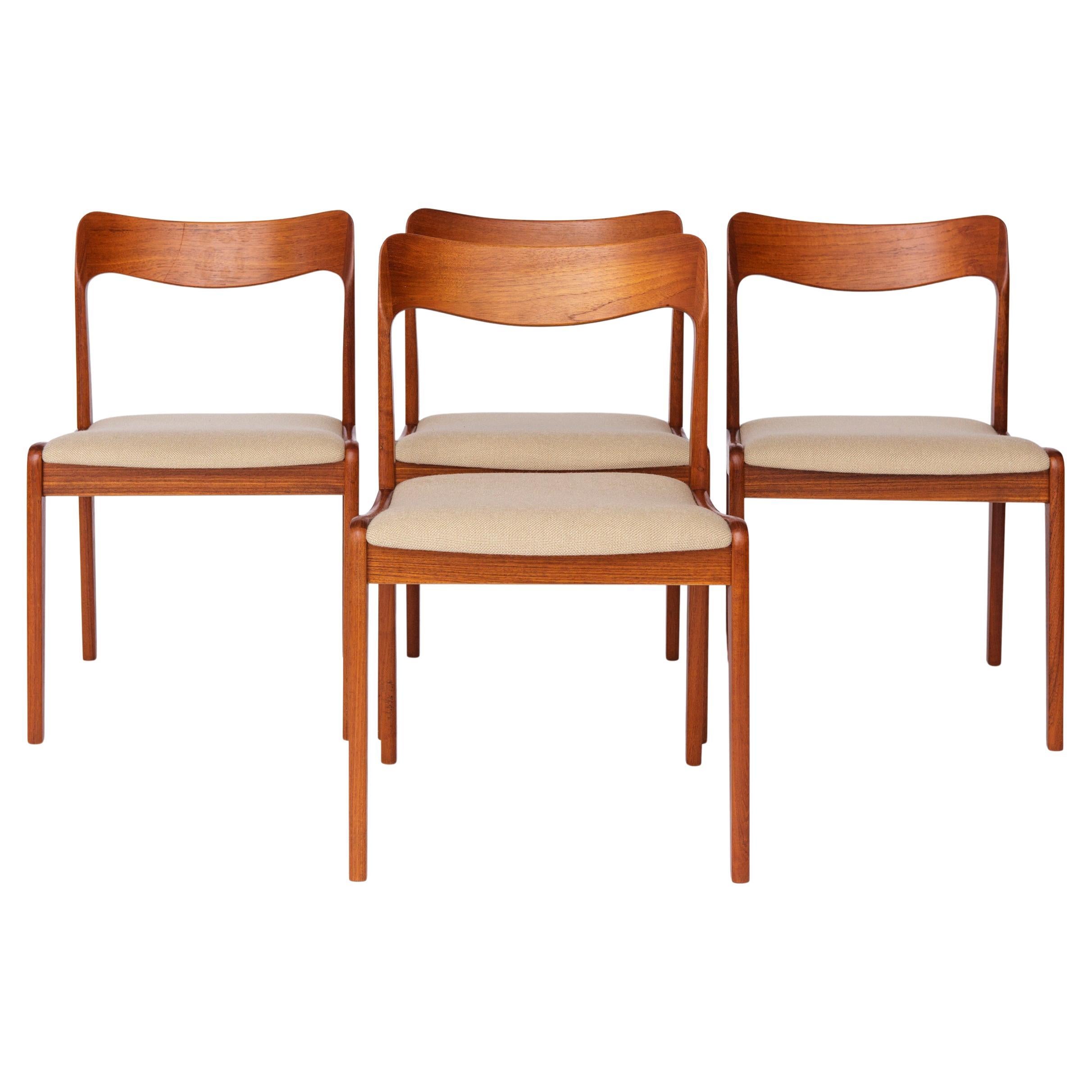Set of 4 Danish Teak Chairs – 1960s Mid-Century Modern Dining Chairs, Restored &