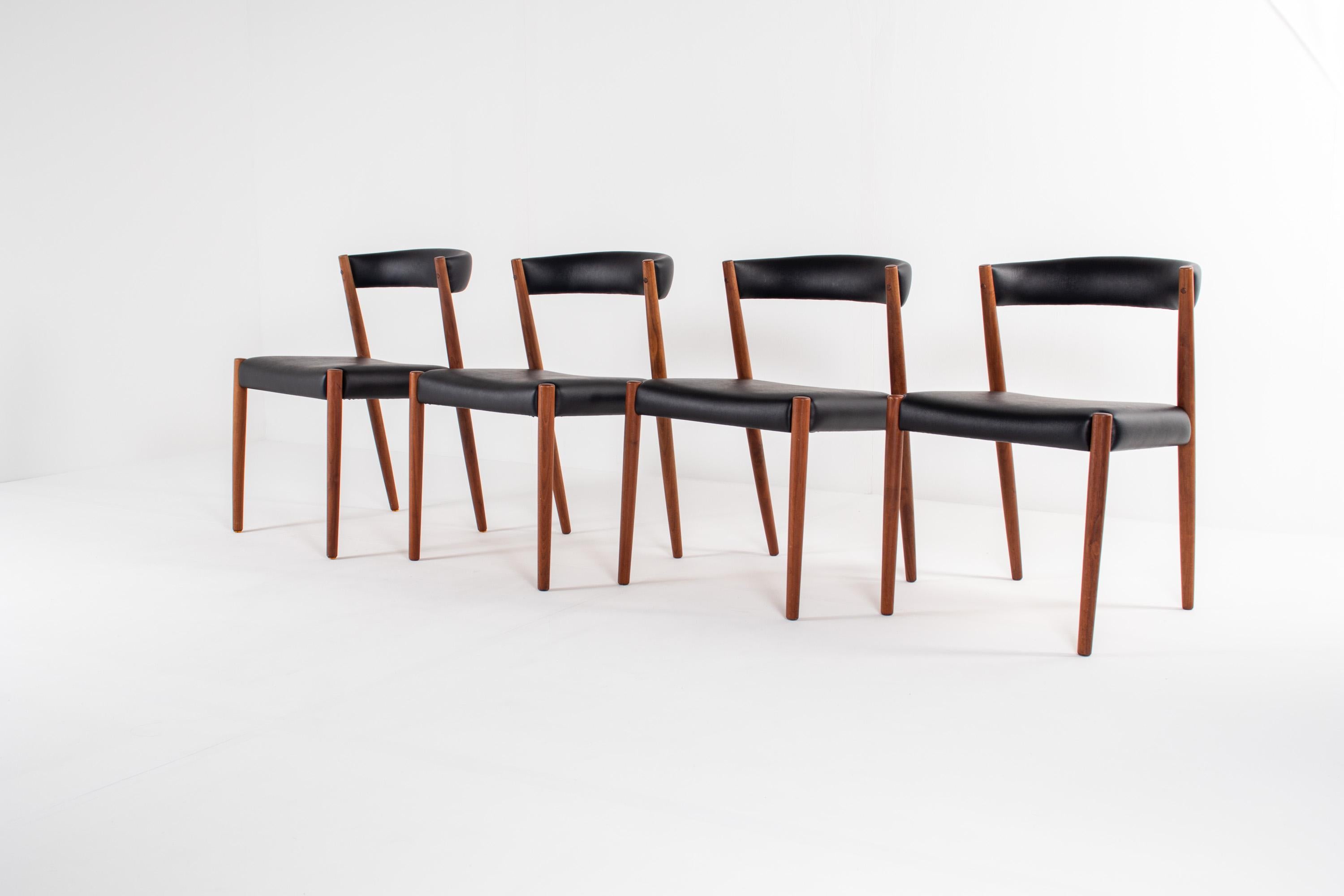 Set of 4 Danish Teak Dining Chairs, 1960s (Moderne der Mitte des Jahrhunderts) im Angebot