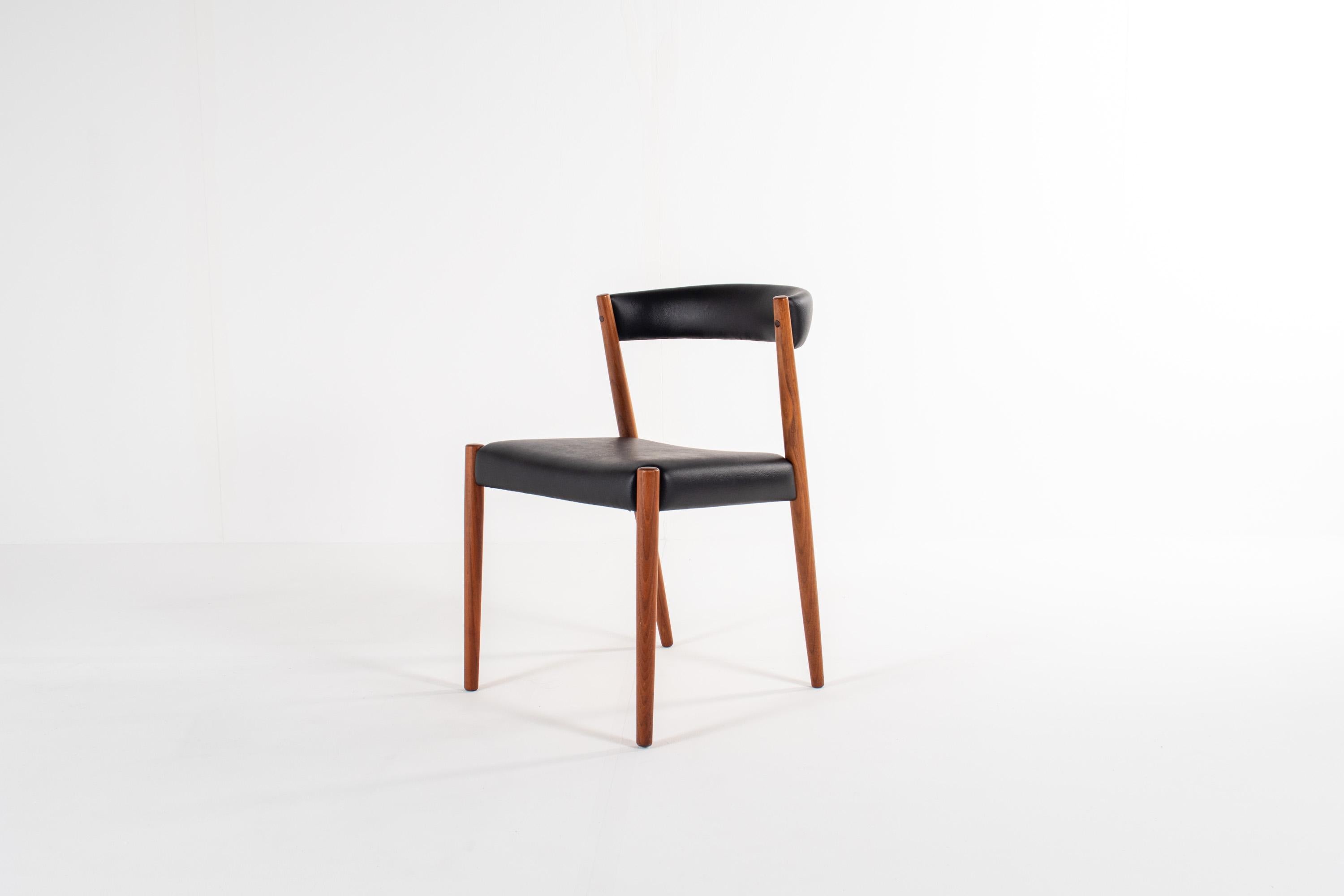 Set of 4 Danish Teak Dining Chairs, 1960s (Mitte des 20. Jahrhunderts) im Angebot