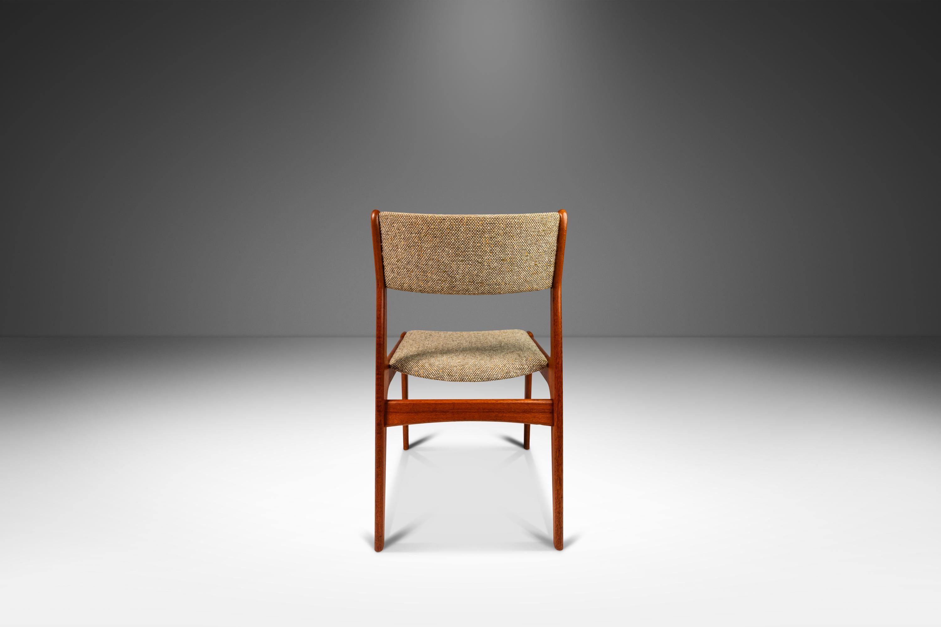 Singaporean Set of 4 Danish Teak Dining Chairs by D-SCAN, Original Fabric, c. 1970s For Sale
