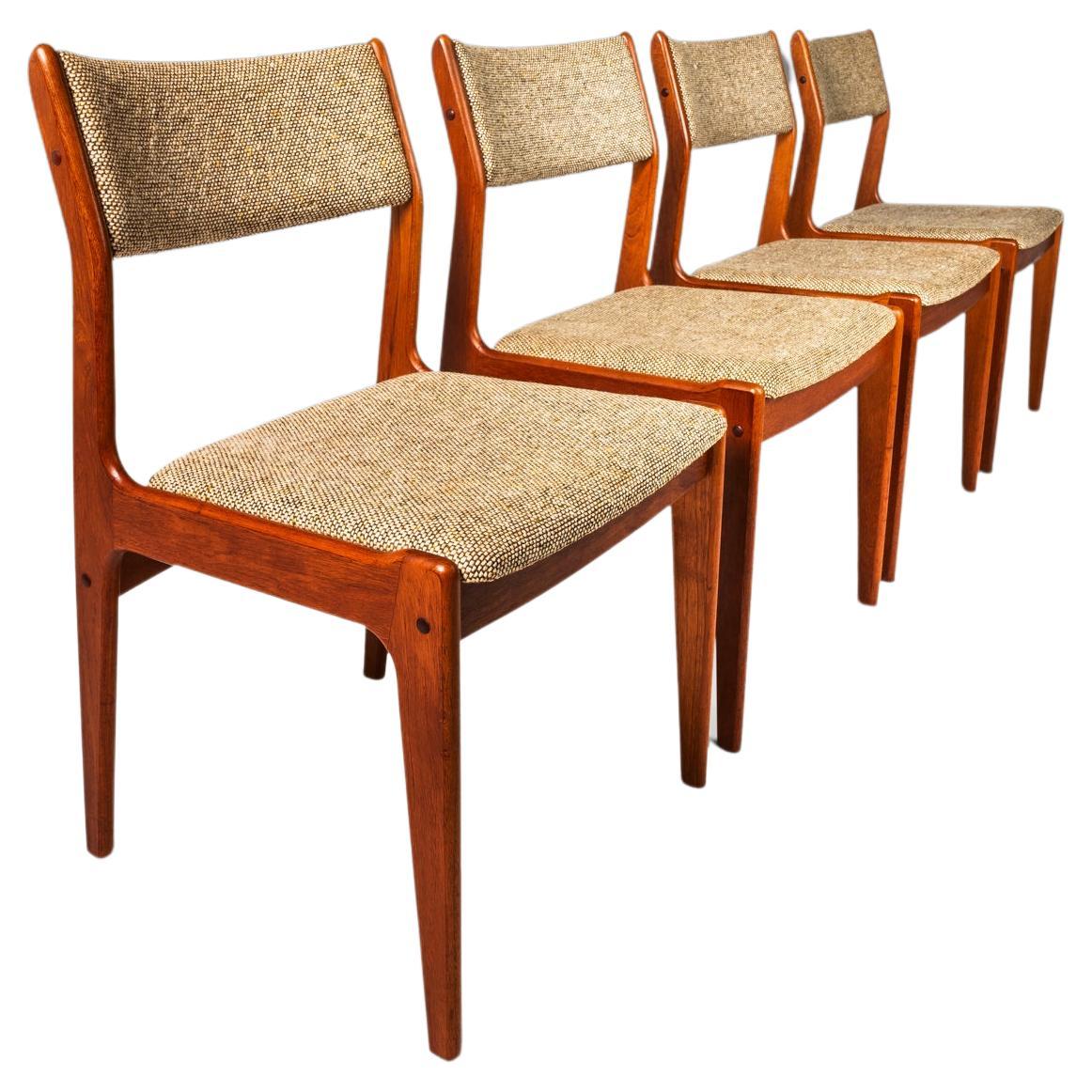 Ensemble de 4 chaises de salle à manger danoises en teck par D-SCAN, tissu d'origine, vers 1970
