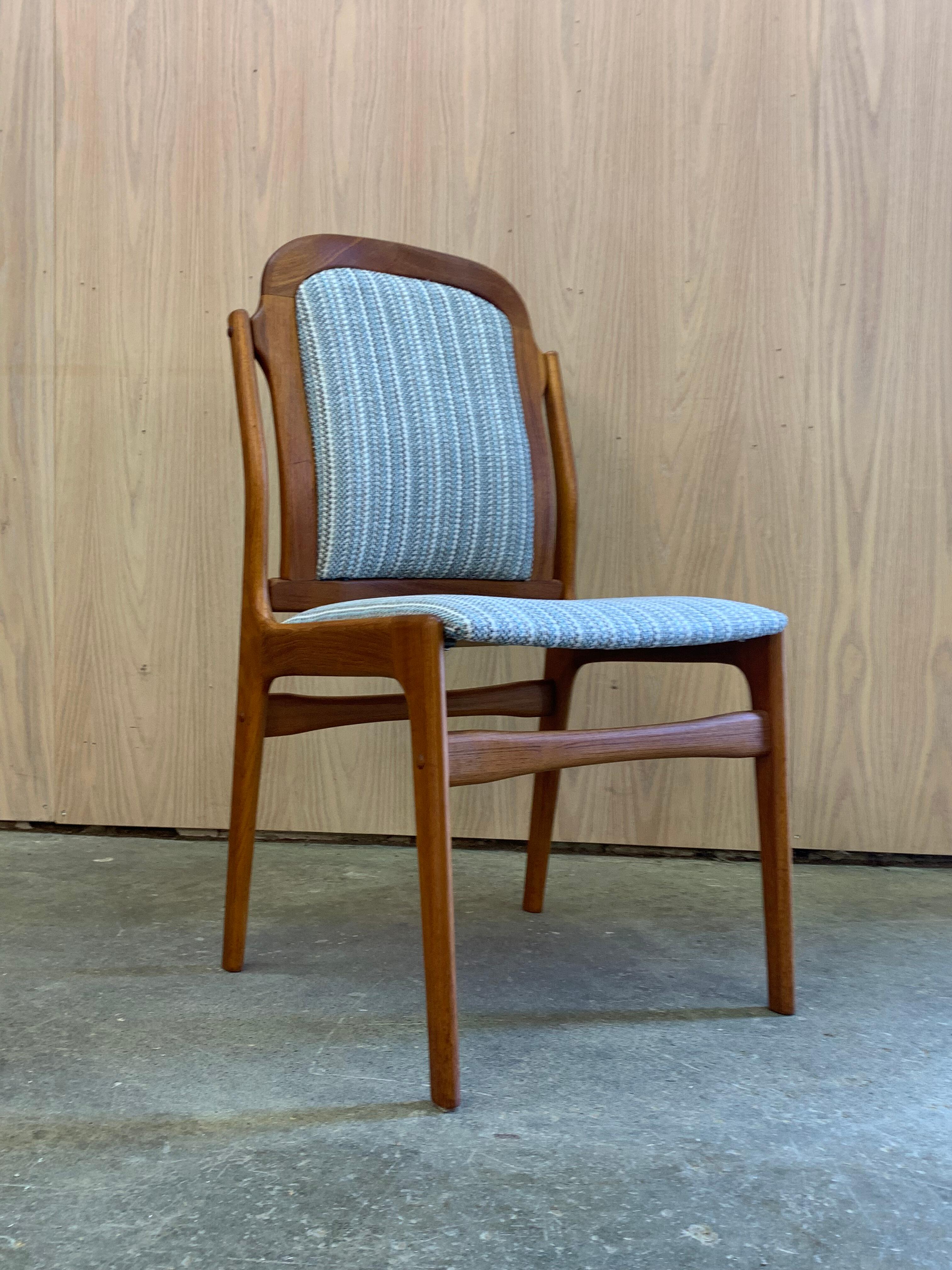 Set di 4 sedie da pranzo danesi in teak in vendita 6