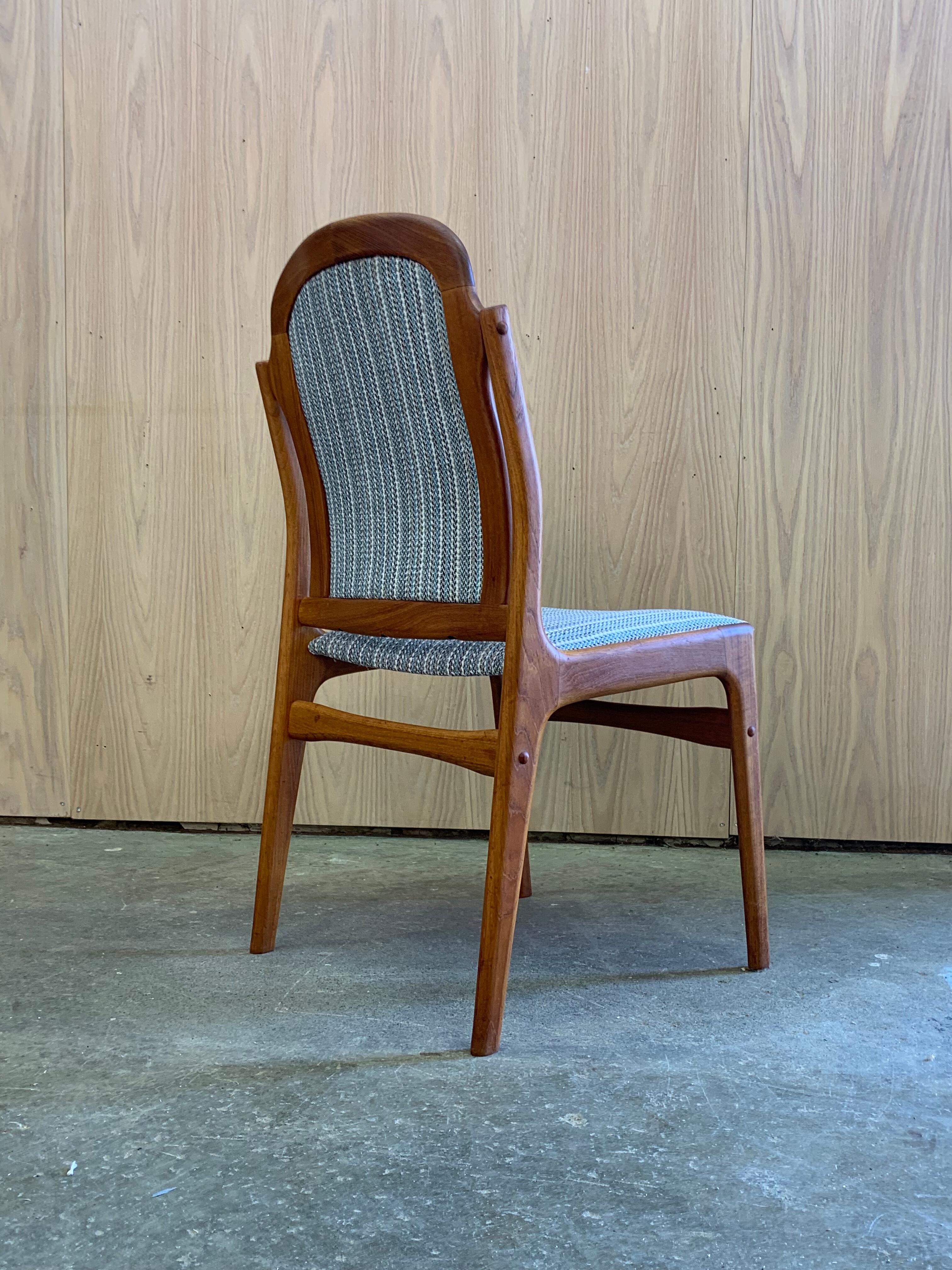 Set di 4 sedie da pranzo danesi in teak in vendita 8