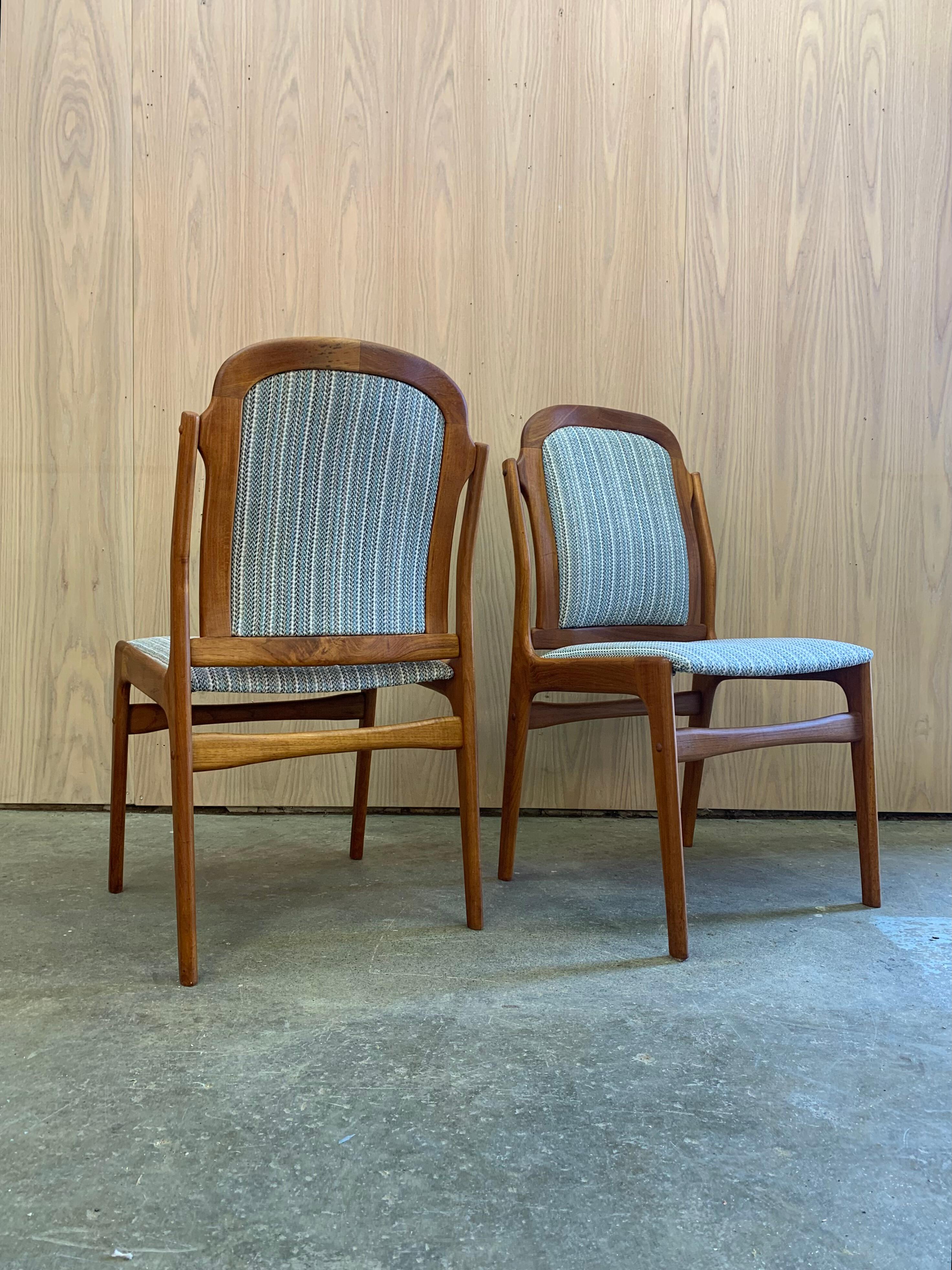 Set di 4 sedie da pranzo danesi in teak in vendita 2