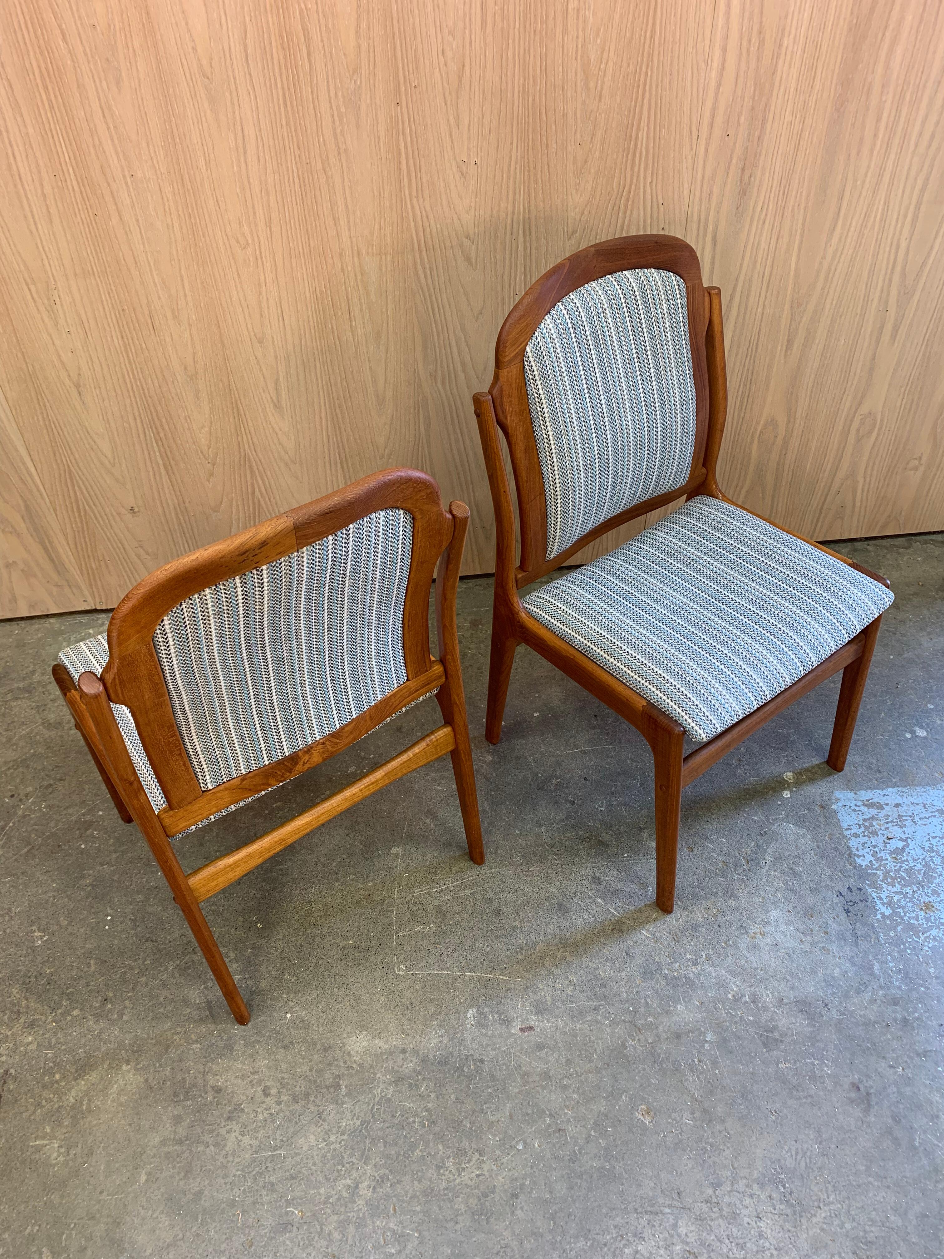 Set di 4 sedie da pranzo danesi in teak in vendita 3