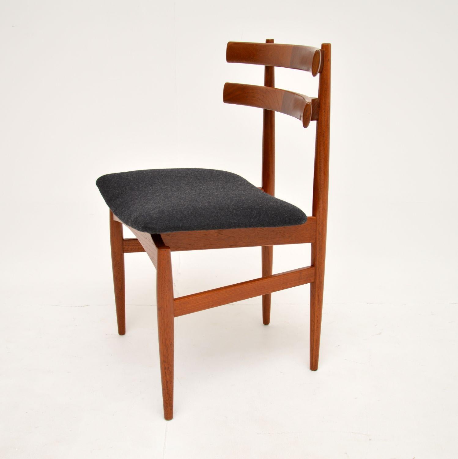 Ensemble de 4 chaises de salle à manger danoises en teck vintage par Poul Hundevad en vente 1