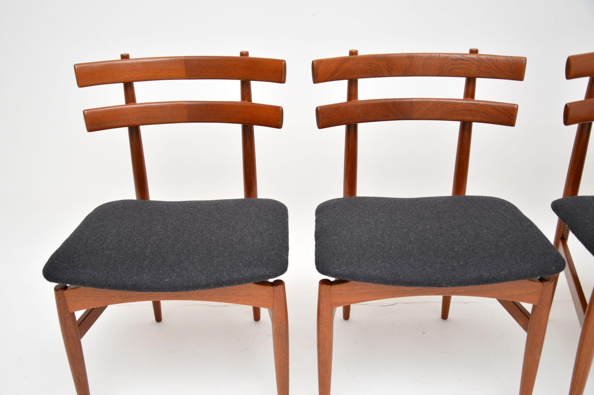 Mid-Century Modern Ensemble de 4 chaises de salle à manger danoises en teck vintage par Poul Hundevad en vente