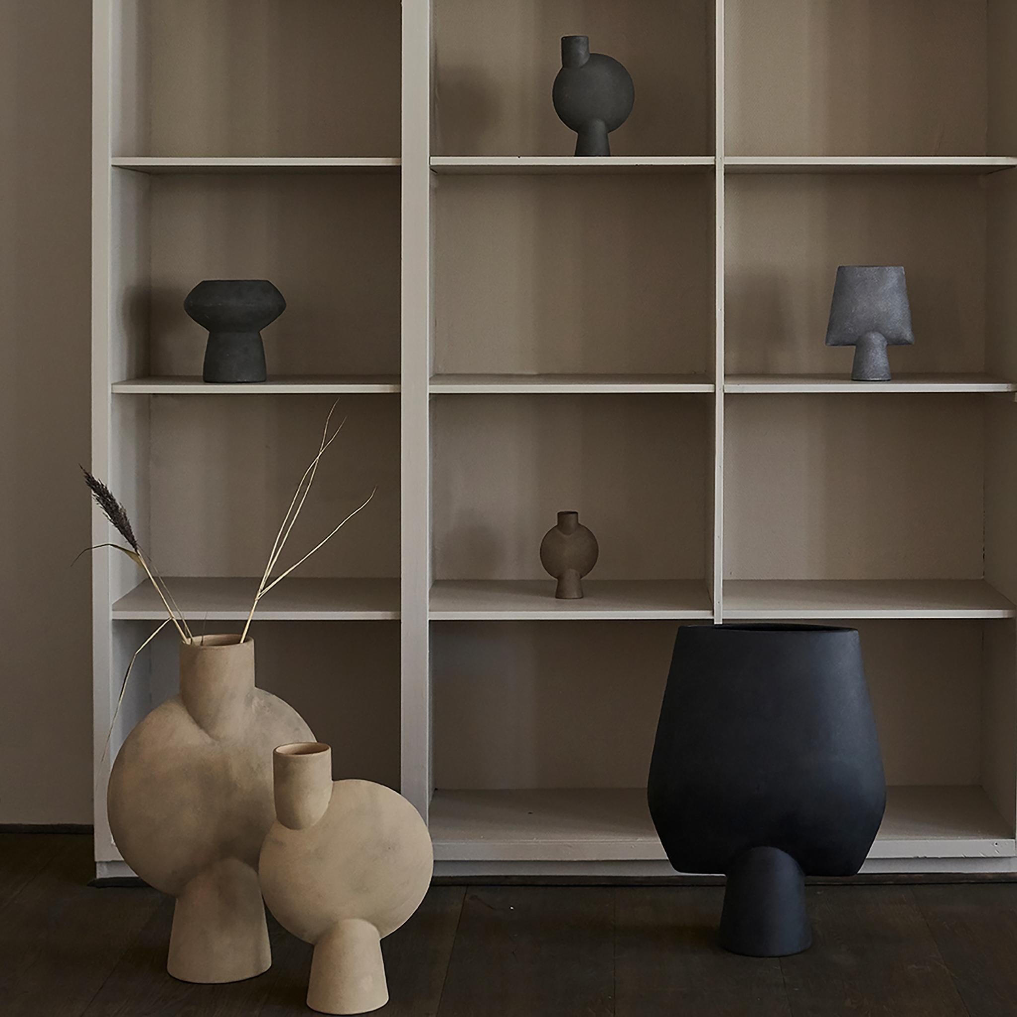 Modern Set of 4 Dark Grey Big Sphere Vases Bubl by 101 Copenhagen For Sale