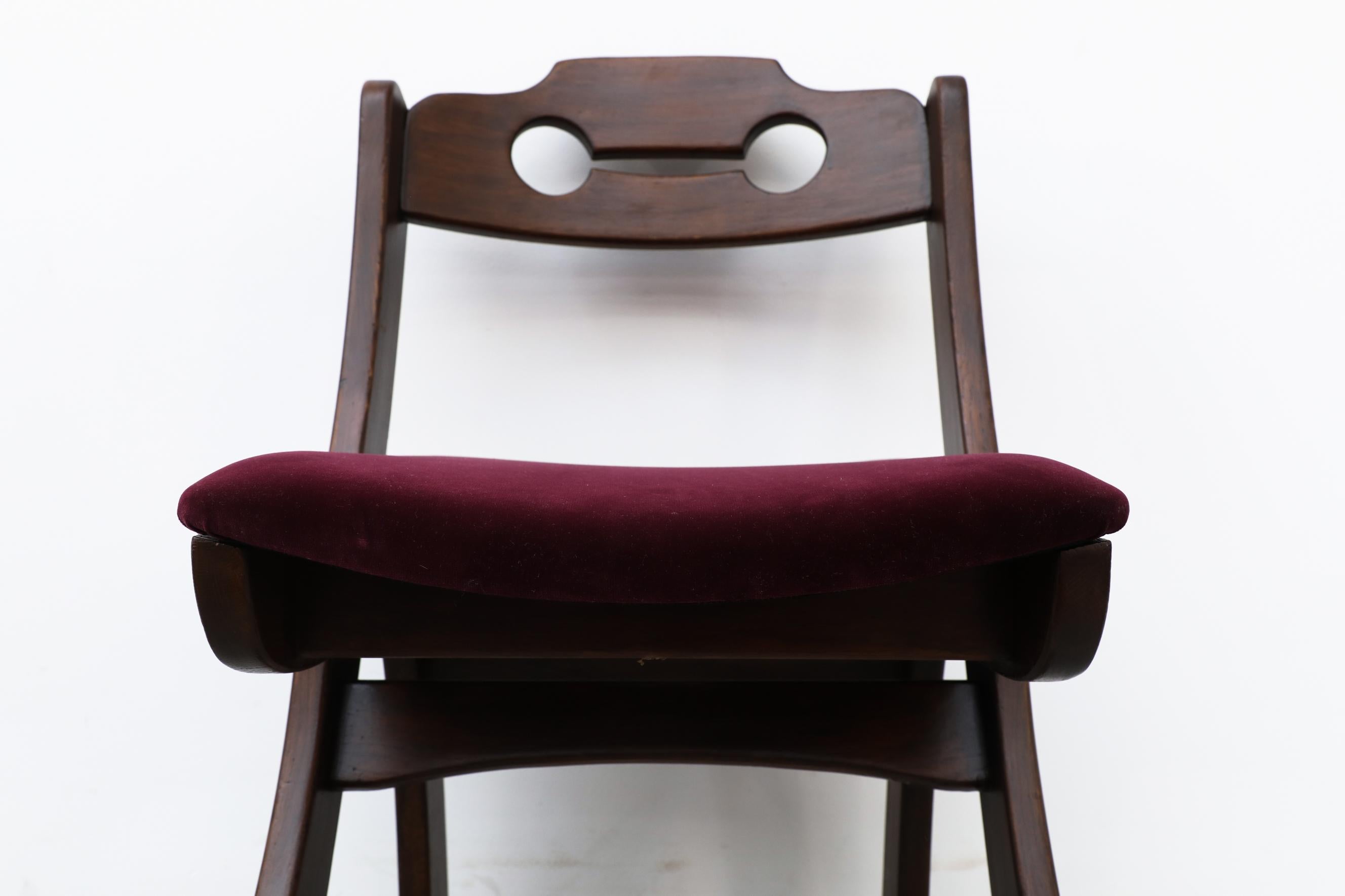 Set of 4 Dark Stained Brutalist Razor Back Chairs with New Burgundy Velvet Seats For Sale 4