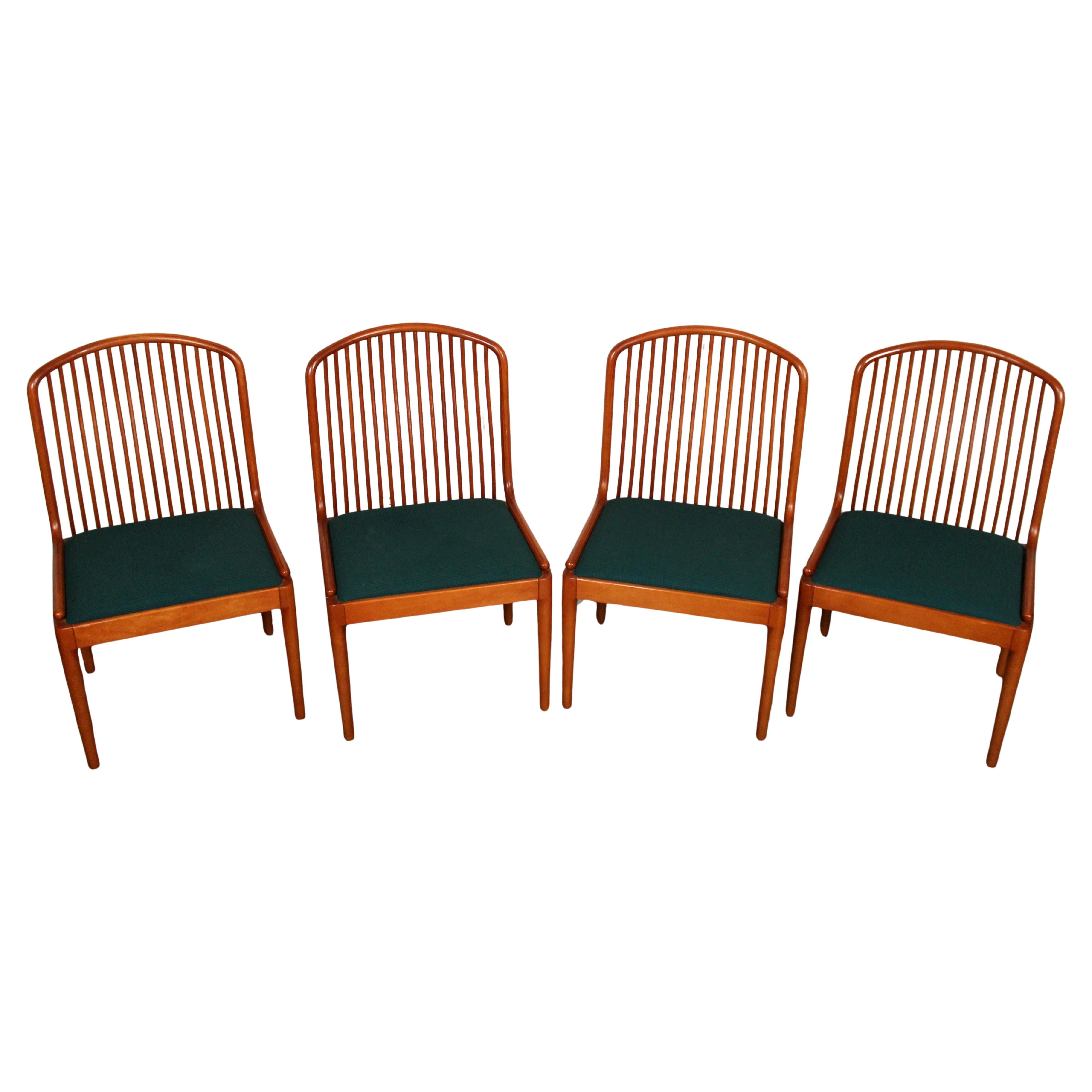 Set of 4 Davis Allen
Exeter
Chairs for Knoll