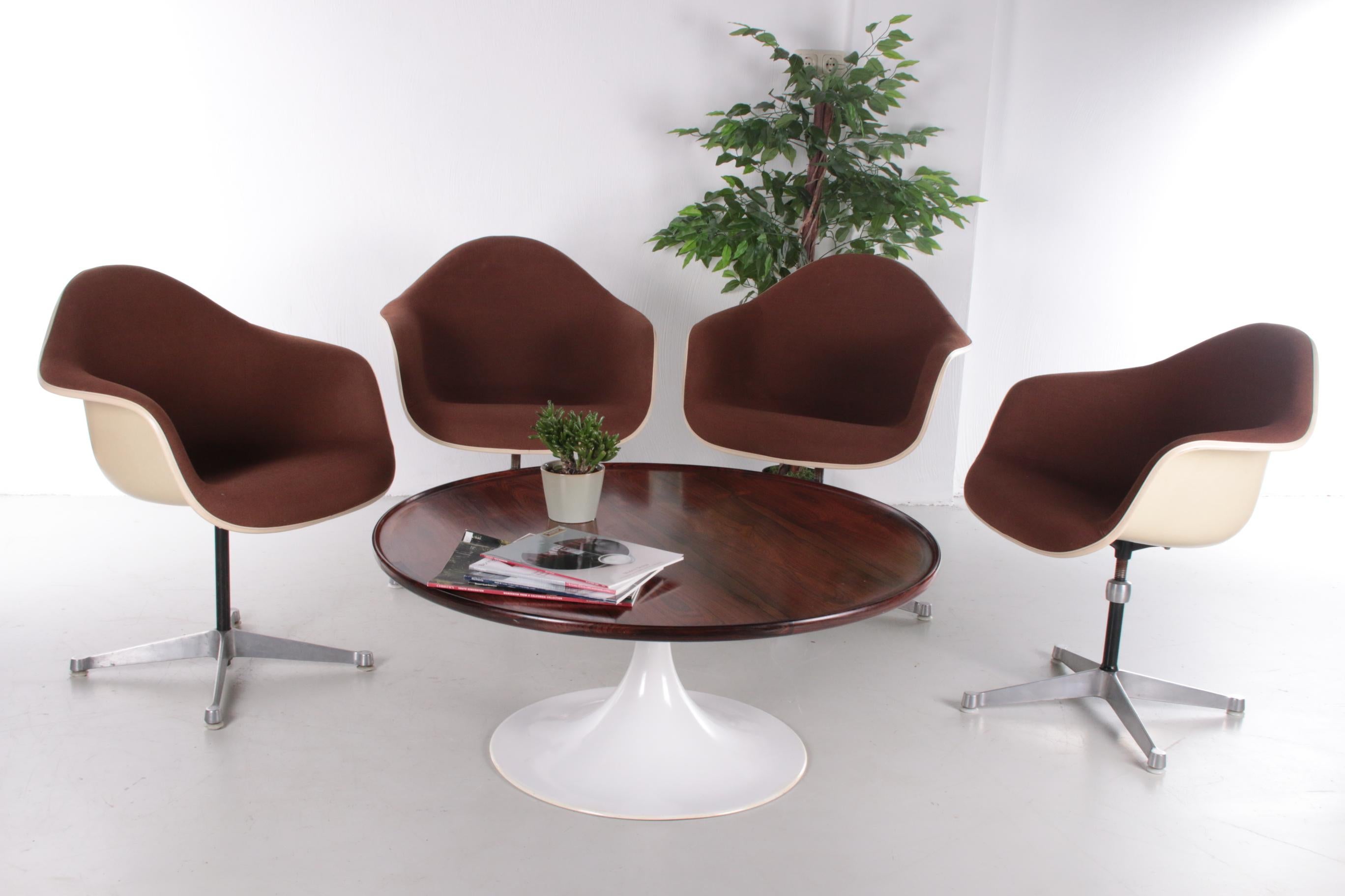 Mid-Century Modern Set of 4 DAX Chairs by Charles & Ray Eames for Herman Miller