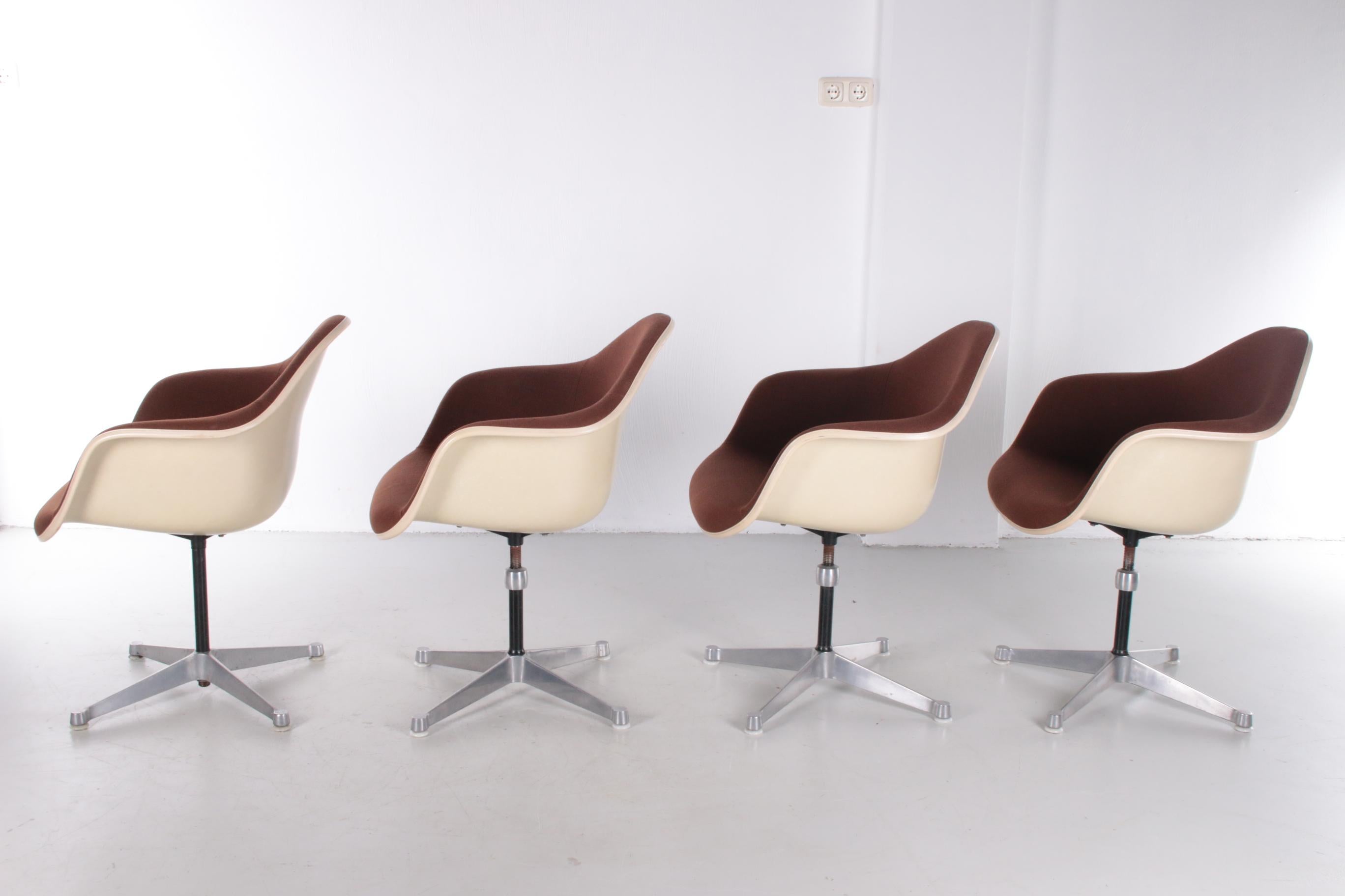 Aluminum Set of 4 DAX Chairs by Charles & Ray Eames for Herman Miller