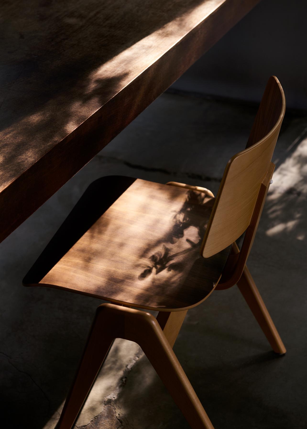 Lettone Set di 4 sedie Daystak - Beeche e Noce - di Robin Day per &Tradition in vendita