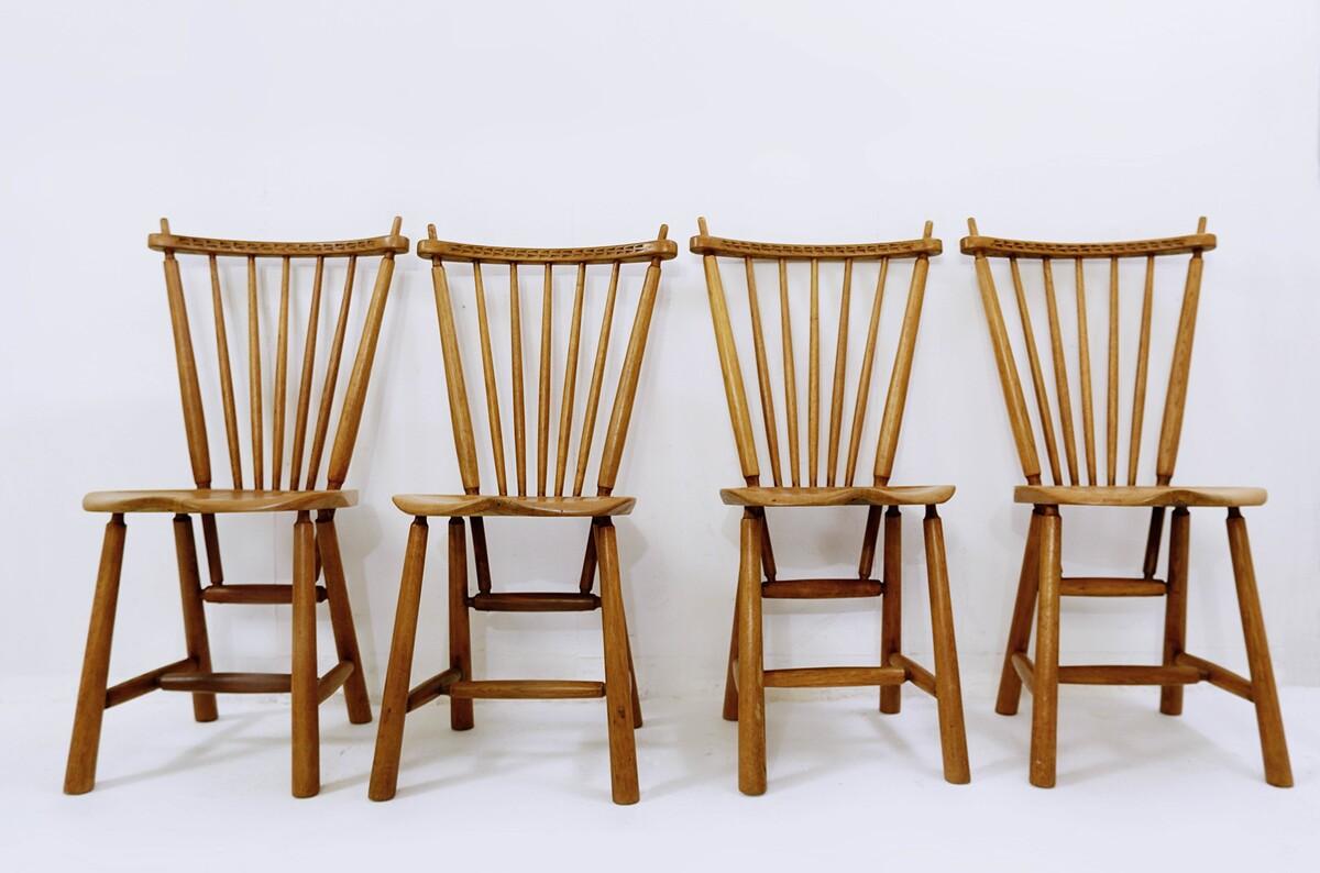 set of dining chairs produced by the Dutch company De Ster Gelderland in the 60s.