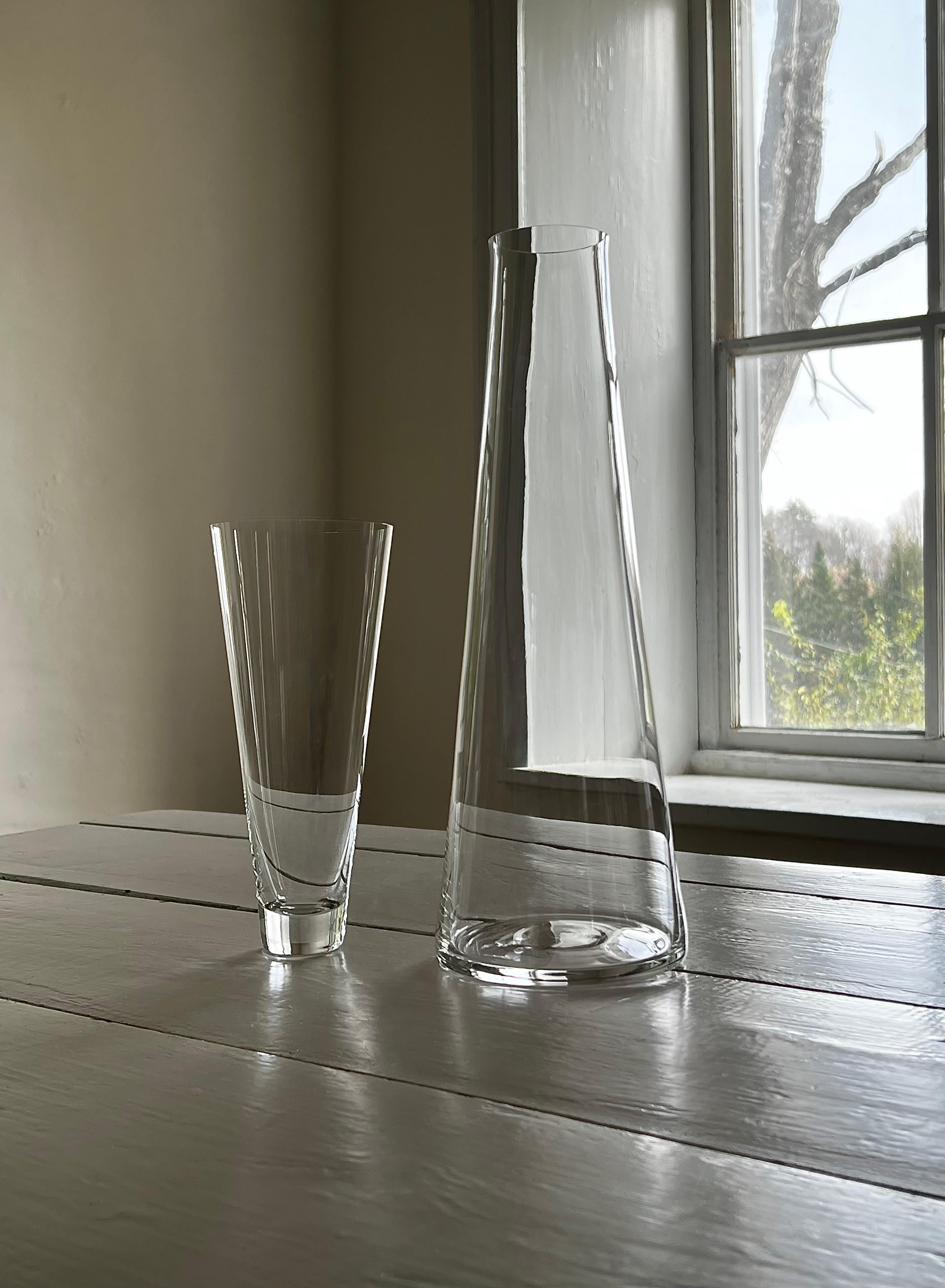 Satz von 4 einfachen Pilsner-Gläsern aus Kristall von Deborah Ehrlich, mundgeblasen in Schweden (Minimalistisch) im Angebot