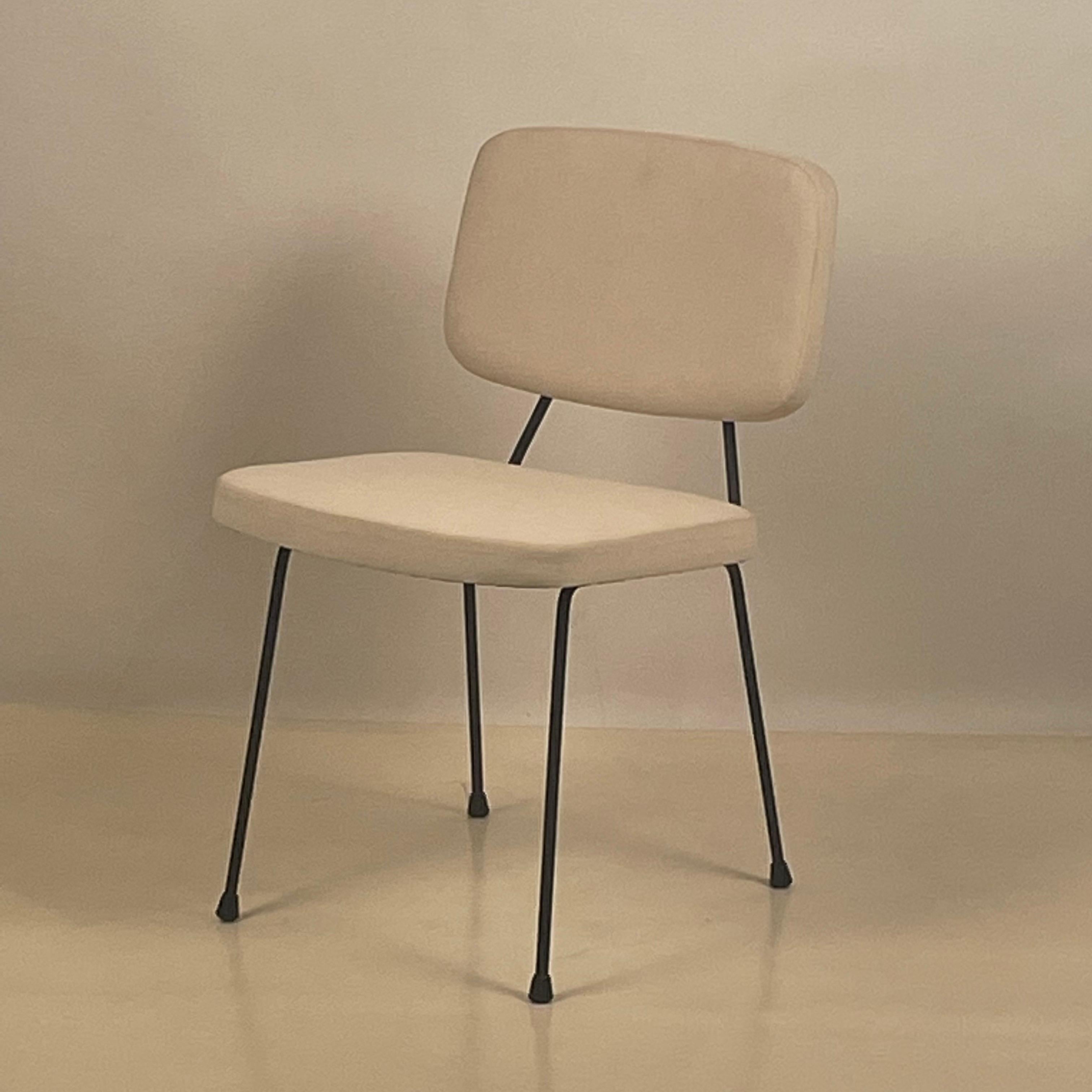Modern Set of 4 'Décade' Dining Chairs by Design Frères For Sale