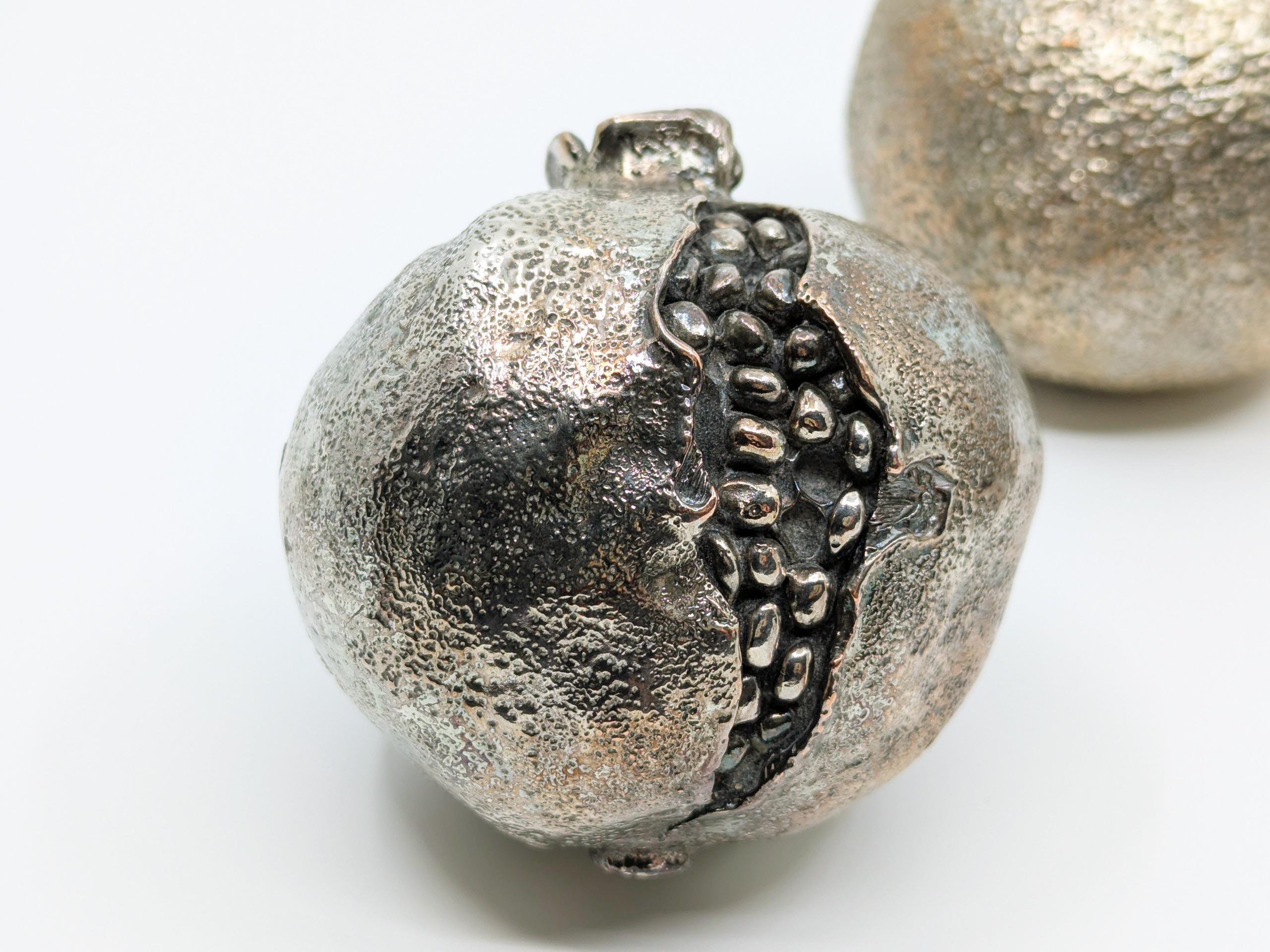 Set of 4 decorative silver plated fruits made by Marcello Giorgio, 1970s For Sale 2