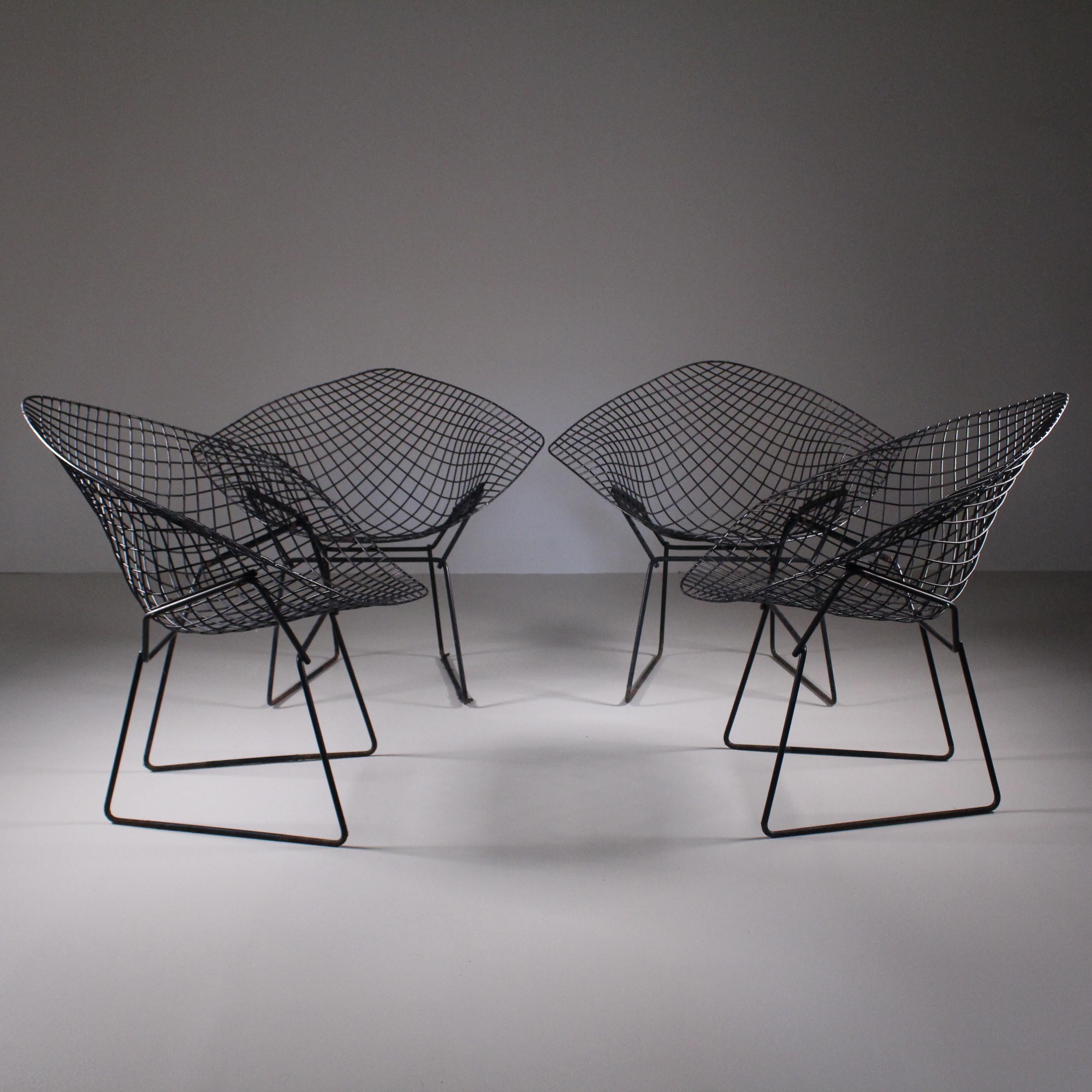 Metal Set of 4 Diamond chairs, Harry Bertoia, Knoll International For Sale