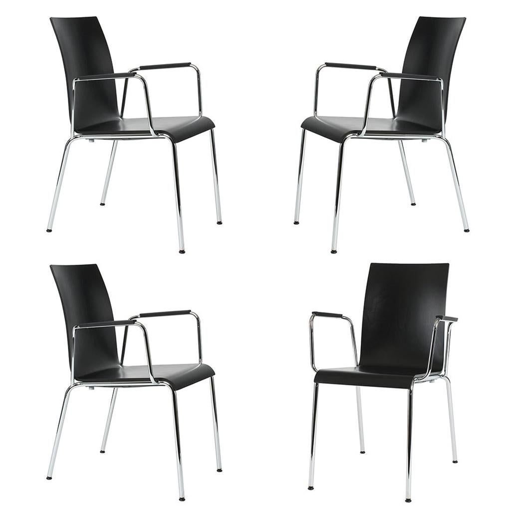 Satz von 4 minimalistischen Dietiker Poro L-Esszimmerstühlen mit Armlehnen, hergestellt in der Schweiz