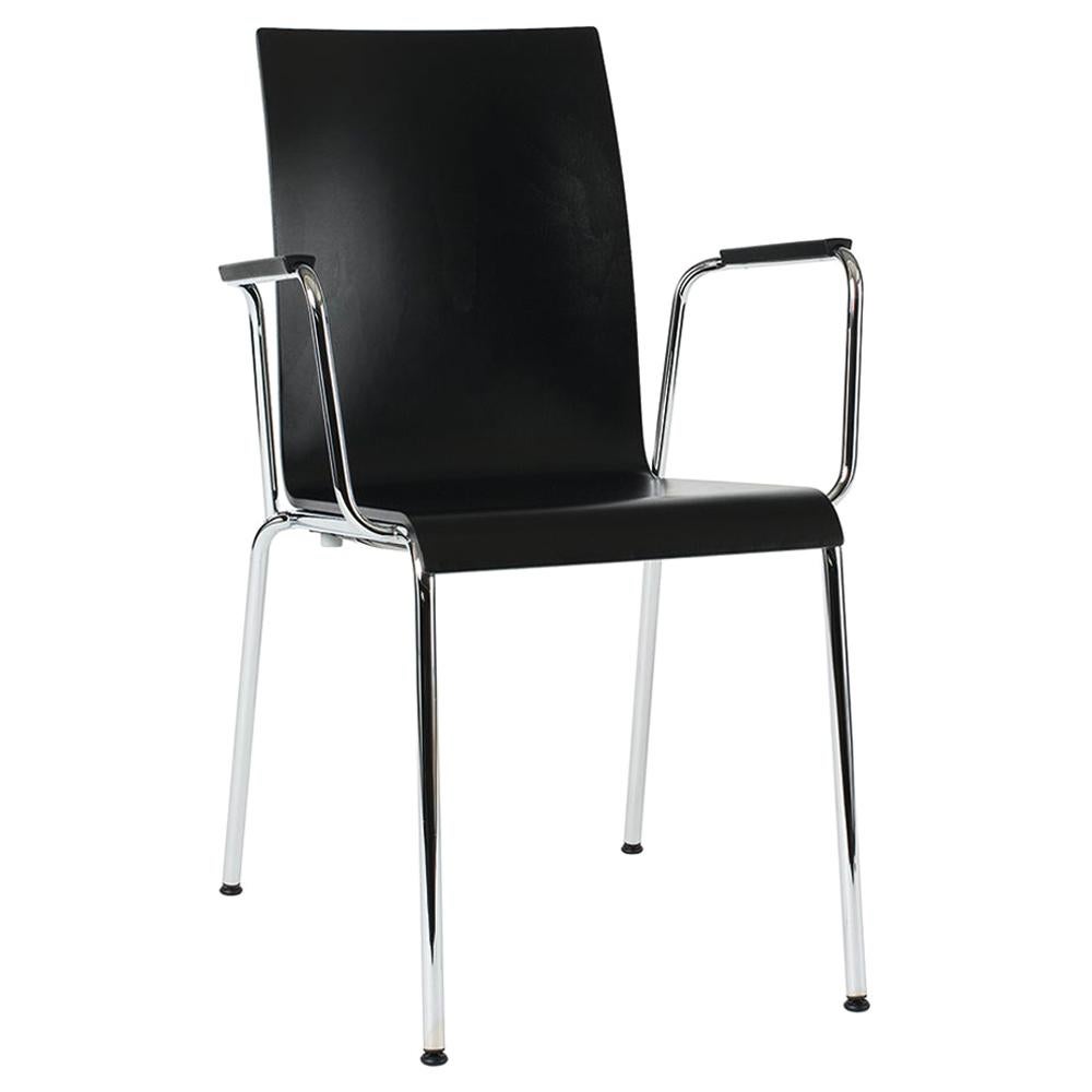 Dieses Poro S Stuhlset bietet höchsten Komfort mit eleganter Schlichtheit. Die Stühle gehören zu den ergonomischsten und bequemsten Stühlen auf dem Markt.

Sorgfältig aus Buchenholz gefertigt, besteht die Schale aus geformtem Sperrholz. Das Gestell