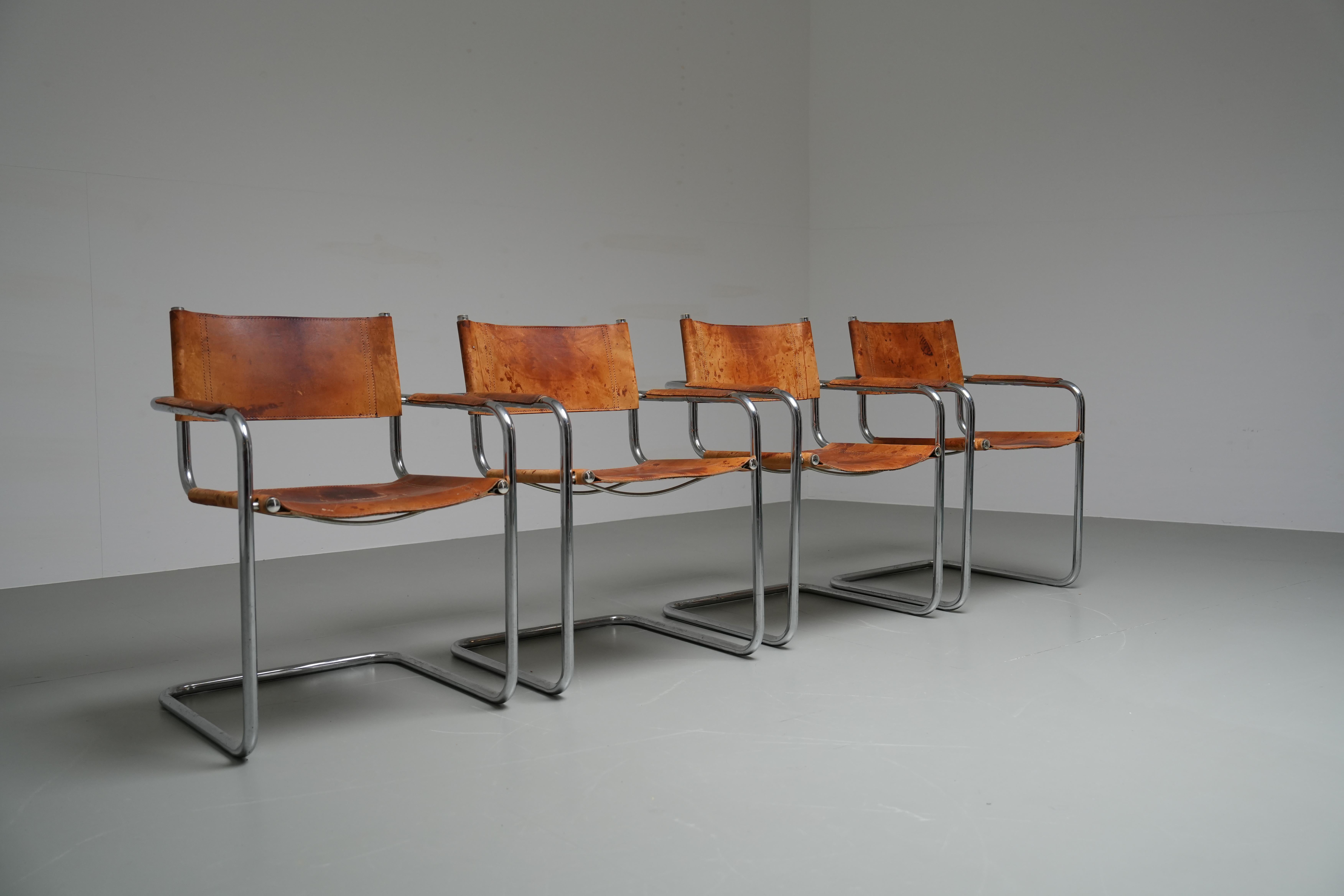 Set of 4 Dinging Chairs B 34 by Mart Stam in patinated leather, Italy, 1970's In Good Condition For Sale In Amsterdam, NL