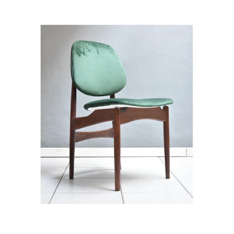  Set of 4 Dining Chairs, 1960 Wooden Frame Upholstery in Green Velvet For Sale 6