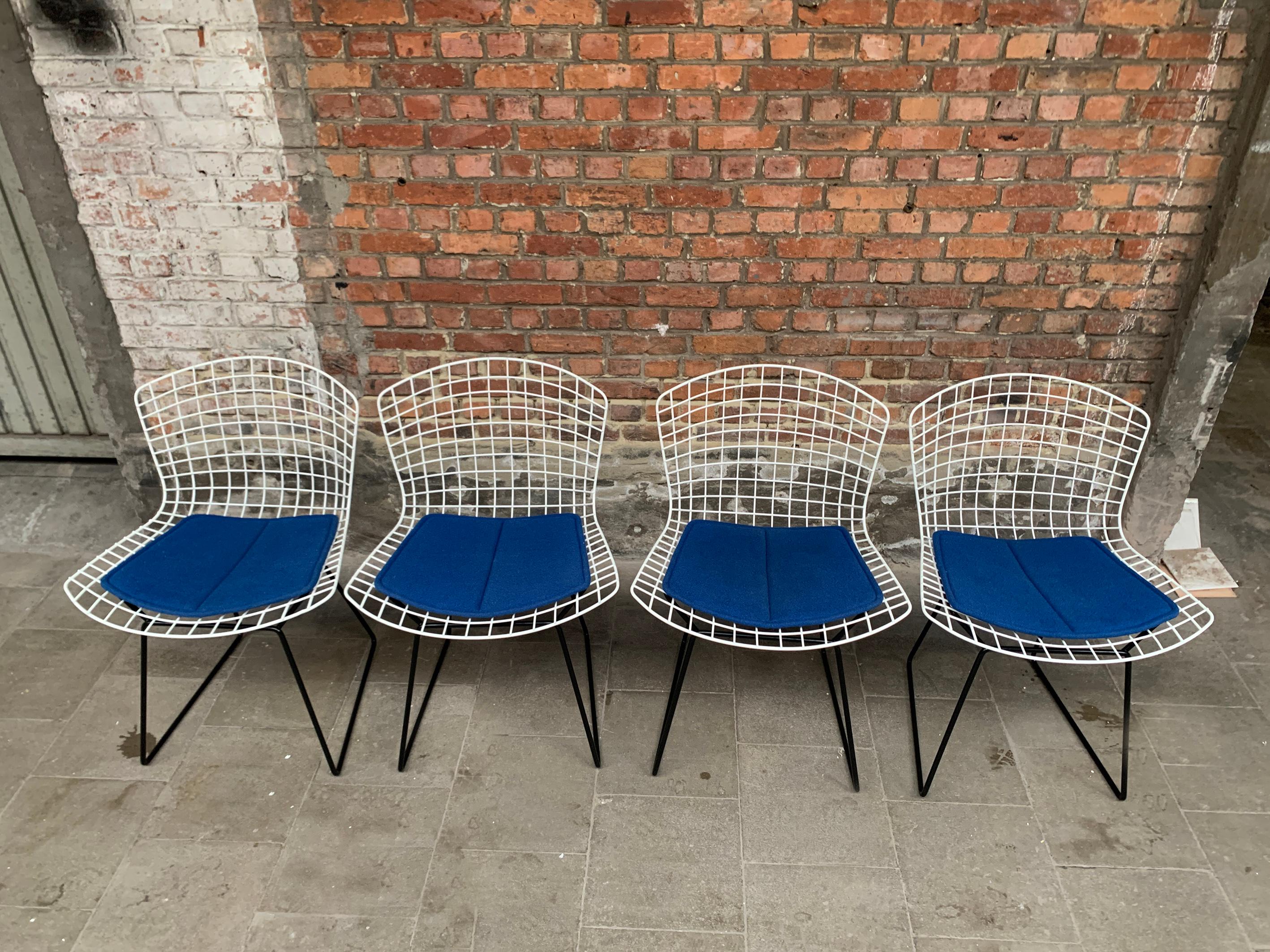 Mid-Century Modern Set of 4 dining chairs 420 by Harry Bertoia for Knoll International, 1960s For Sale