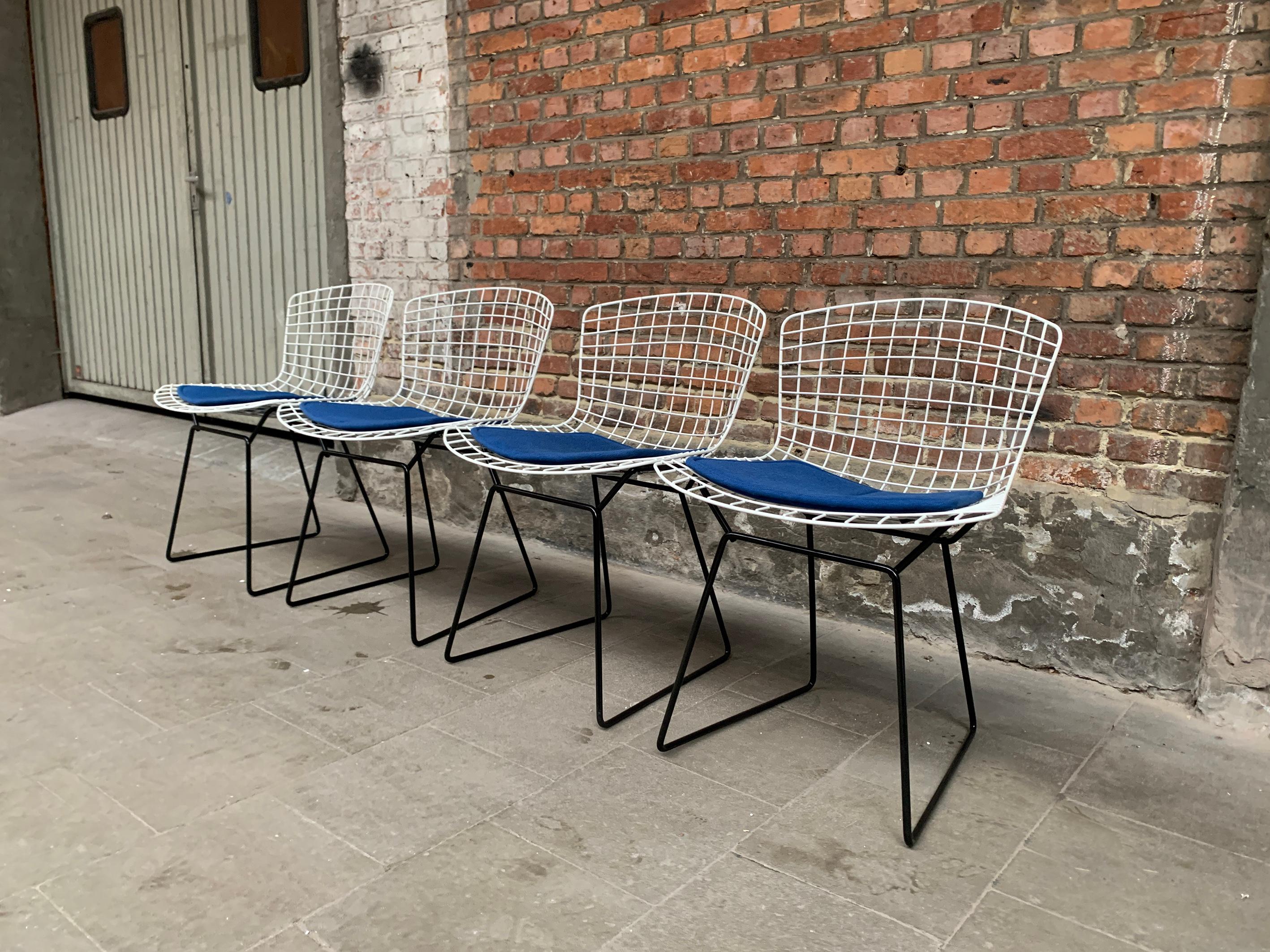 American Set of 4 dining chairs 420 by Harry Bertoia for Knoll International, 1960s For Sale