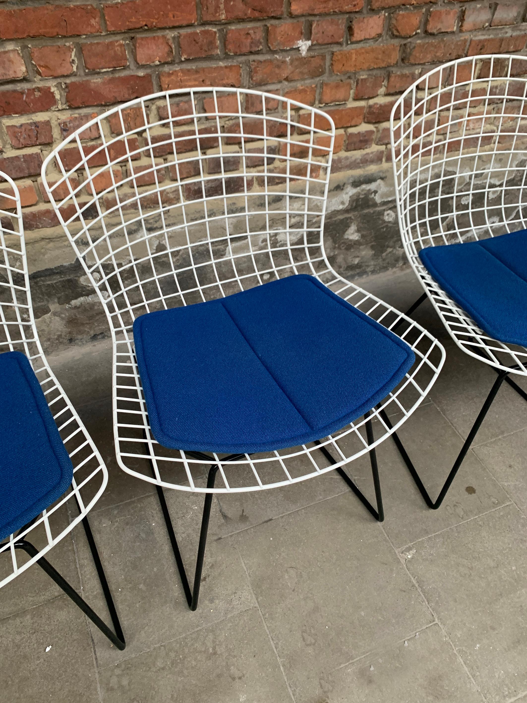 20th Century Set of 4 dining chairs 420 by Harry Bertoia for Knoll International, 1960s For Sale