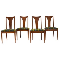 Ensemble de 4 chaises de salle à manger par Broyhill pour Saga