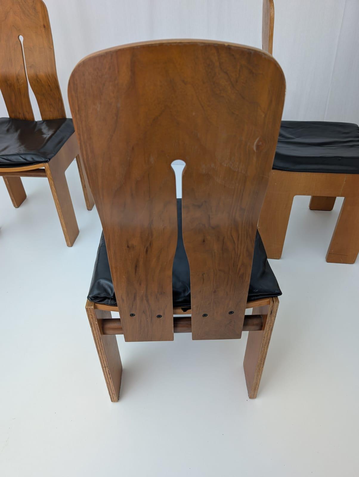 Set of 4 Dining Chairs by Carlo Scarpa for Bernini, 70s In Good Condition In Medesano, Parma