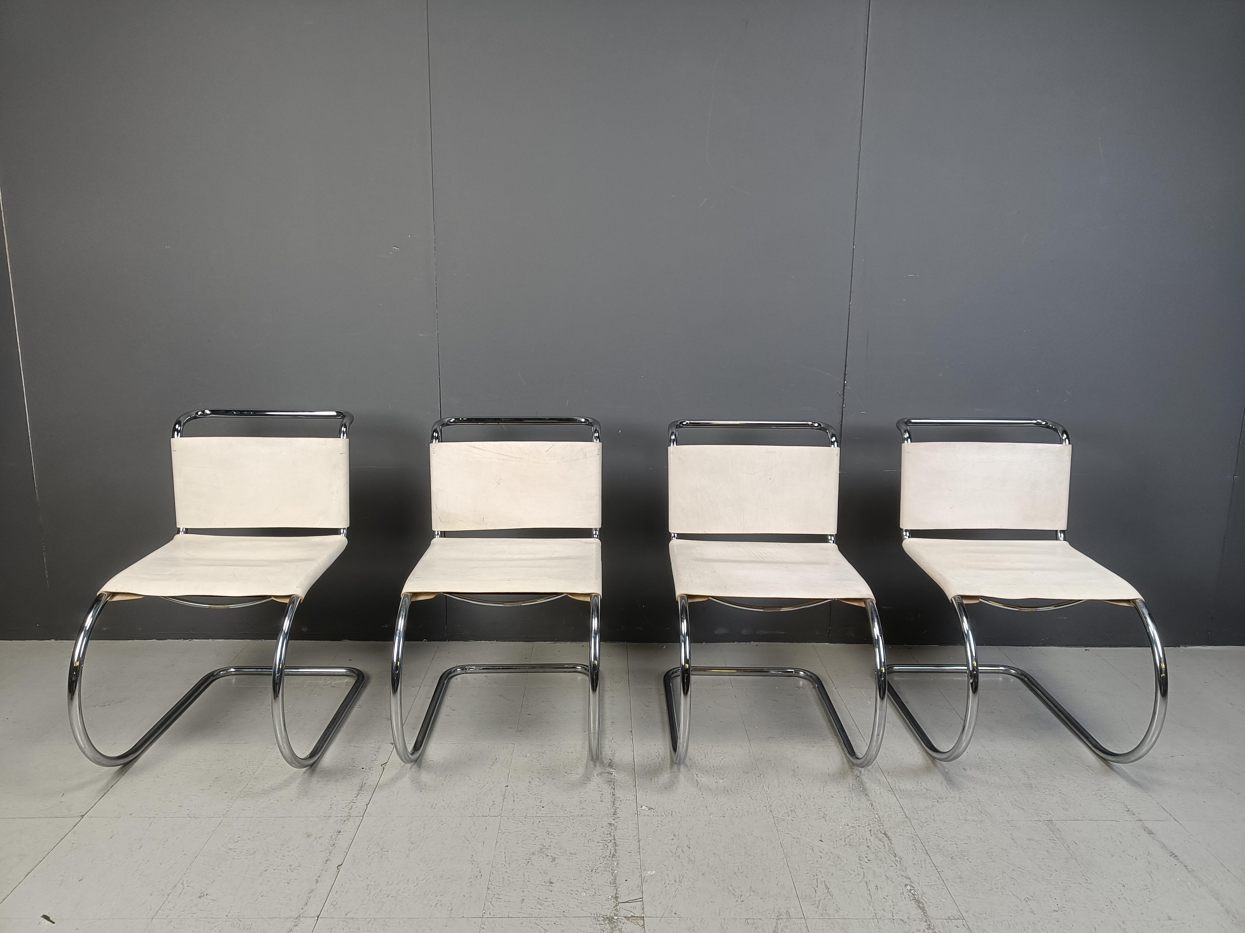 Set of 4 dining chairs by Mies van der Rohe for Knoll International, 1970s In Good Condition In Leuven, Vlaams Gewest