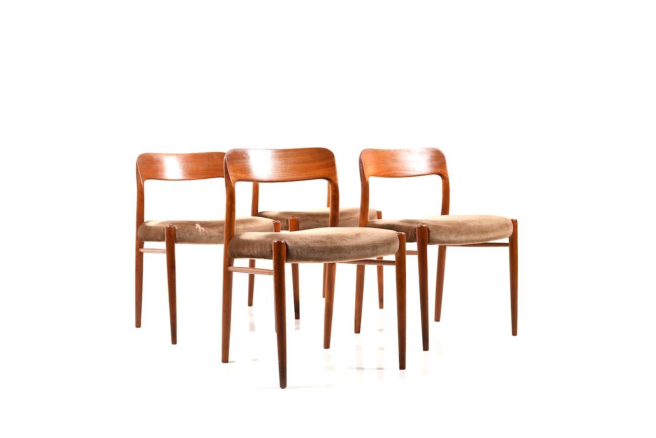 Scandinavian Modern Set of 4 Dining Chairs by Niels O. Moller, Model 75, Denmark, 1960s For Sale