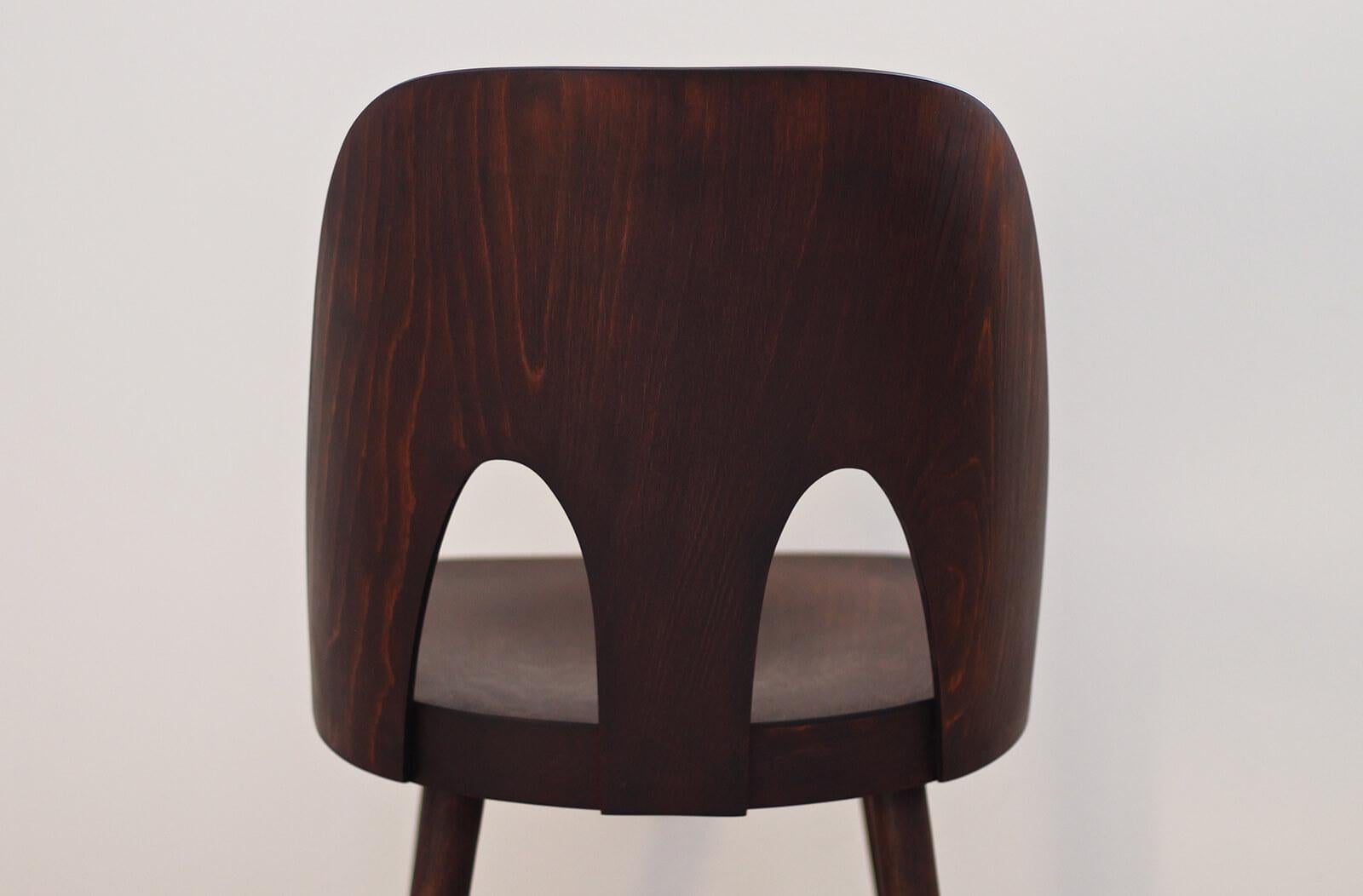 Ensemble de 4 chaises de salle à manger par Oswald Haerdtl, placage de hêtre, finition à l'huile, milieu du siècle dernier en vente 9