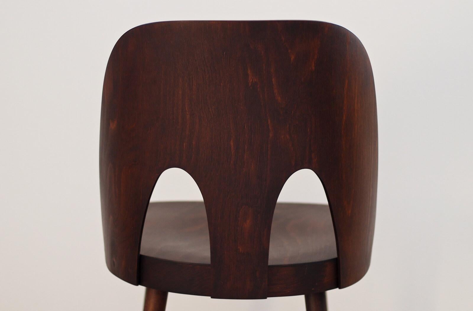 Ensemble de 4 chaises de salle à manger par Oswald Haerdtl, placage de hêtre, finition à l'huile, milieu du siècle dernier en vente 10
