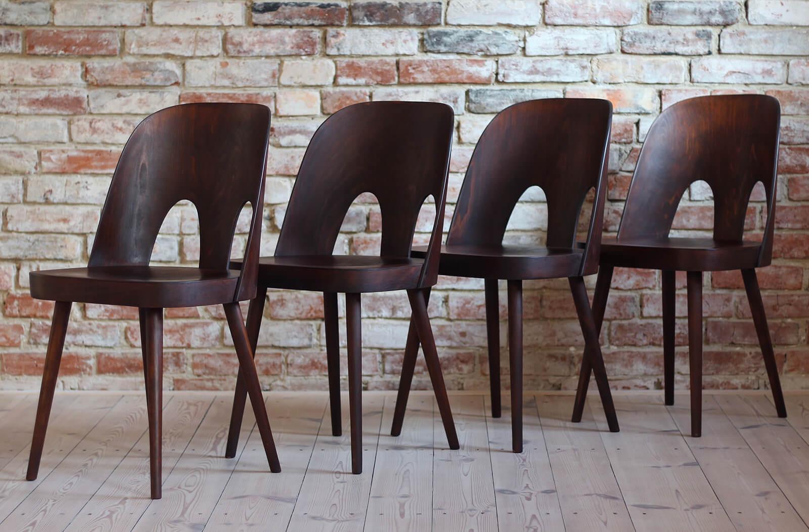 Mid-Century Modern Ensemble de 4 chaises de salle à manger par Oswald Haerdtl, placage de hêtre, finition à l'huile, milieu du siècle dernier en vente